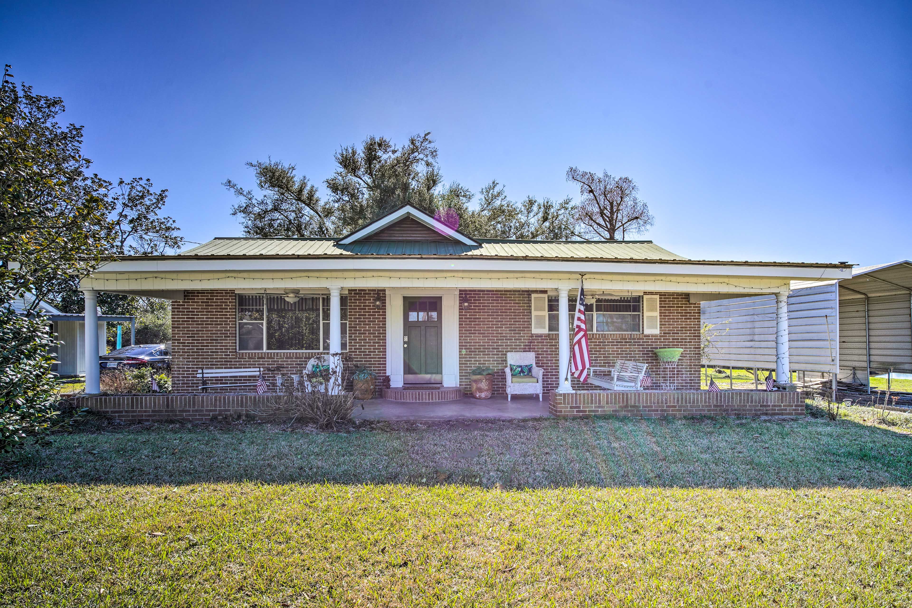 Parking | Carport (1 Vehicle) | Driveway (2 Vehicles)
