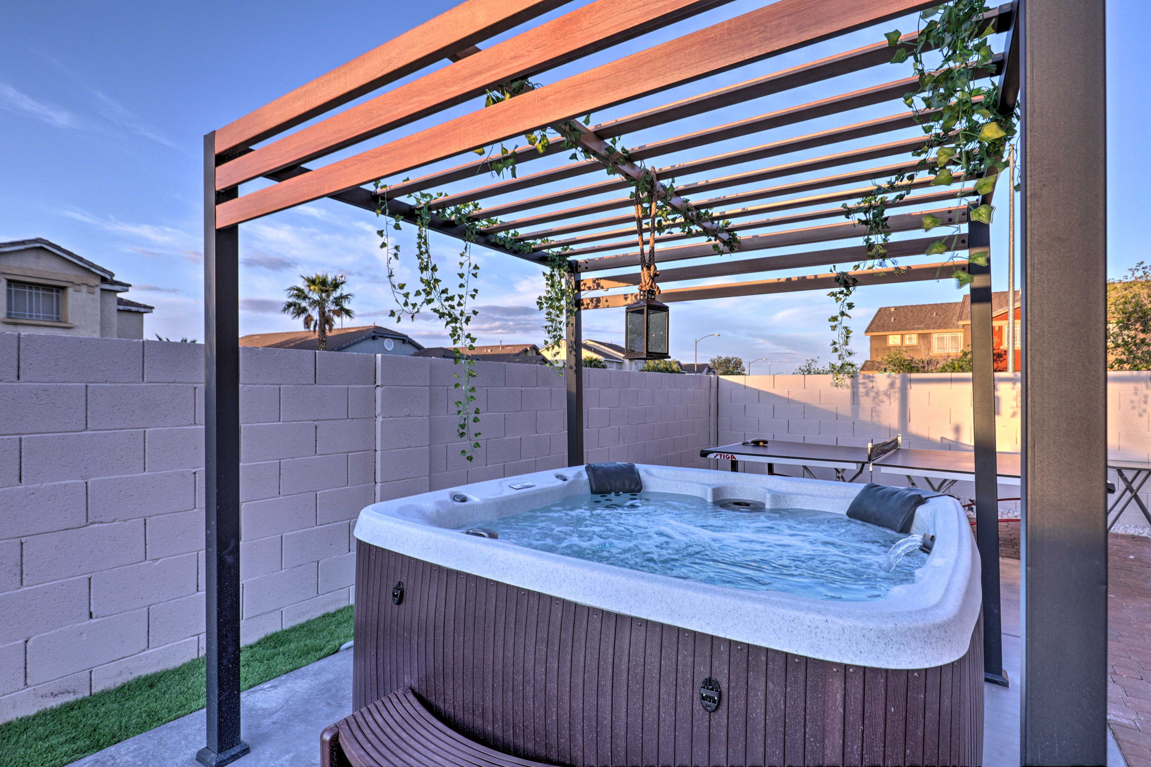 There's also a ping pong table in this backyard.