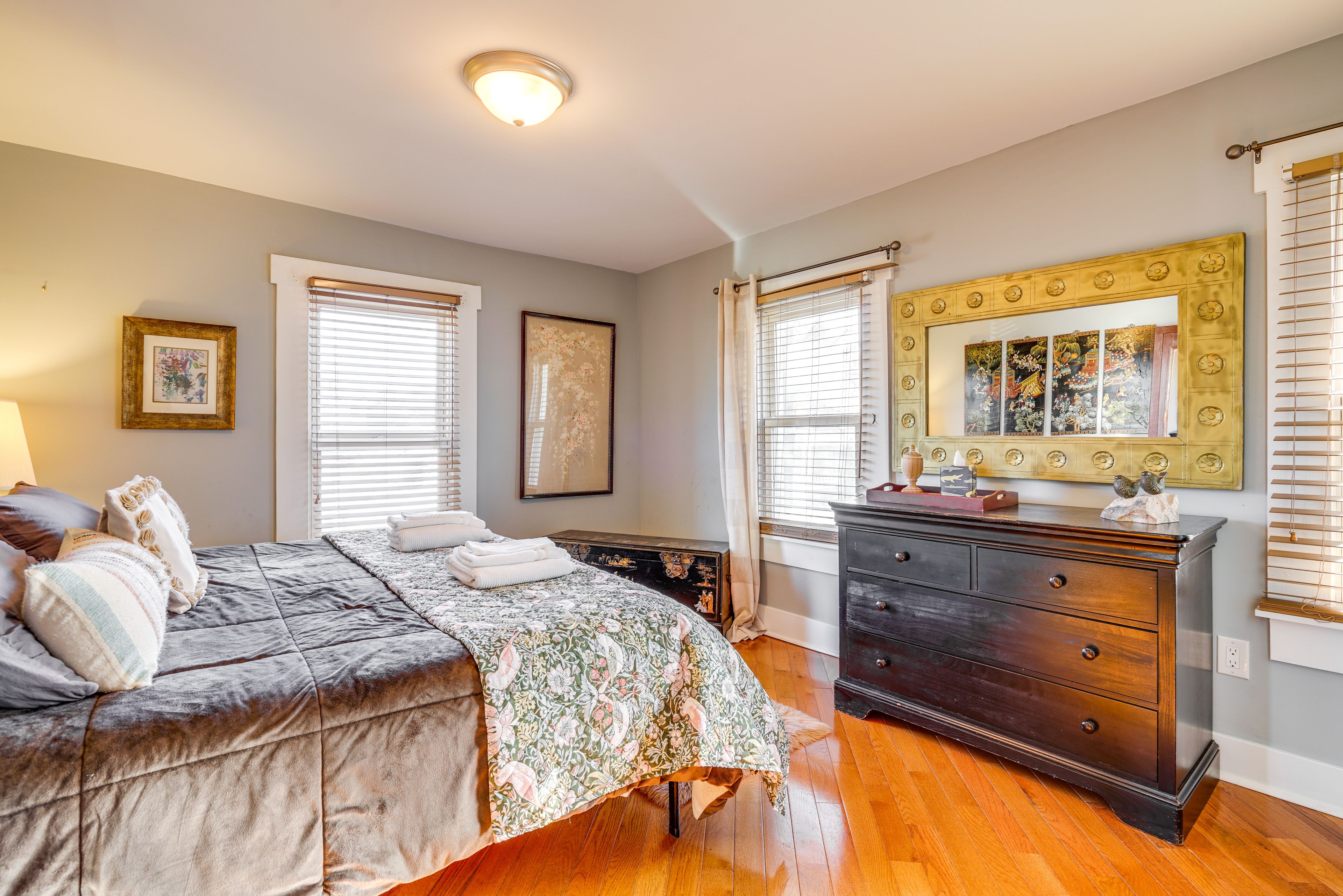 Bedroom 2 | King Bed