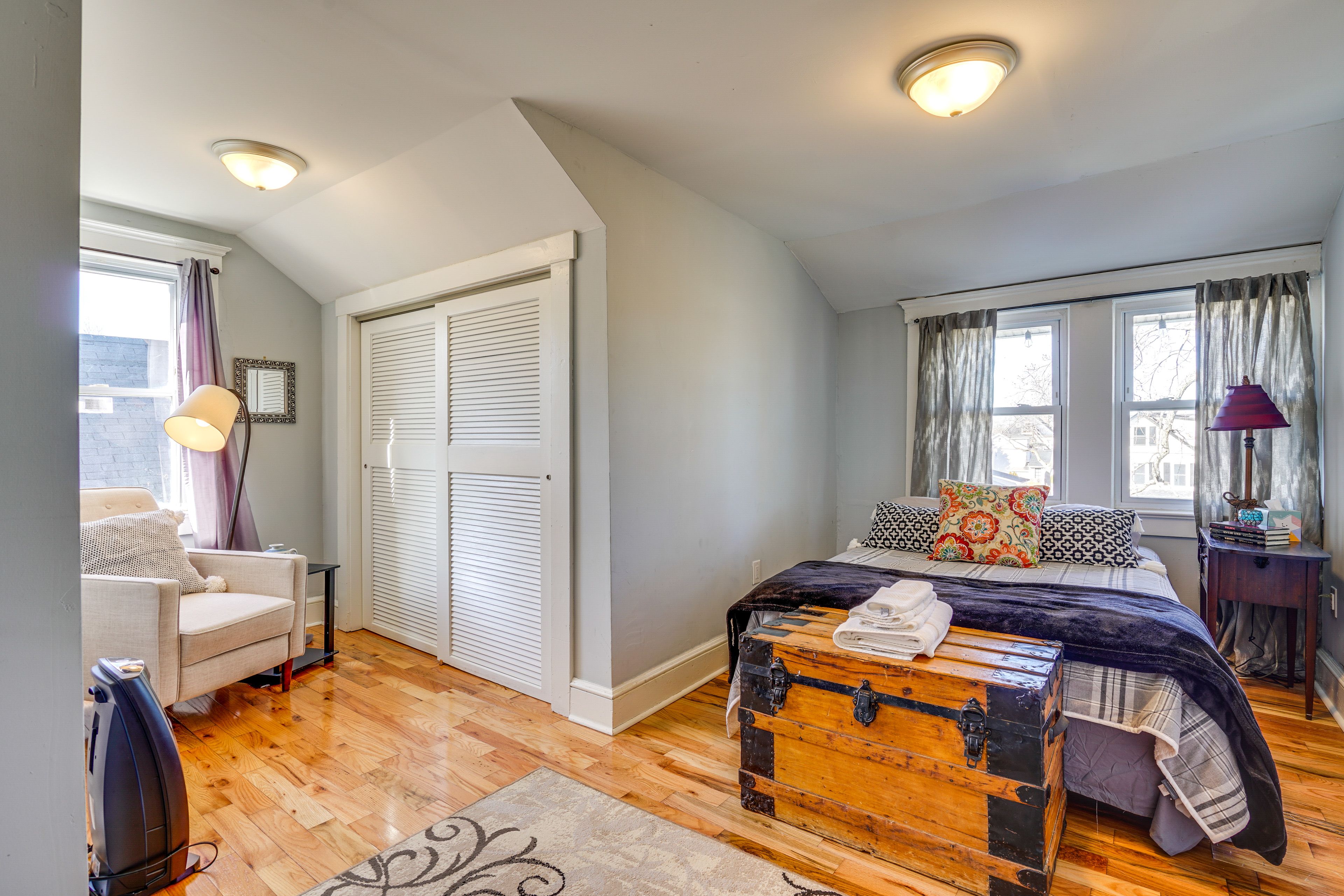 Bedroom 5 | Queen Bed
