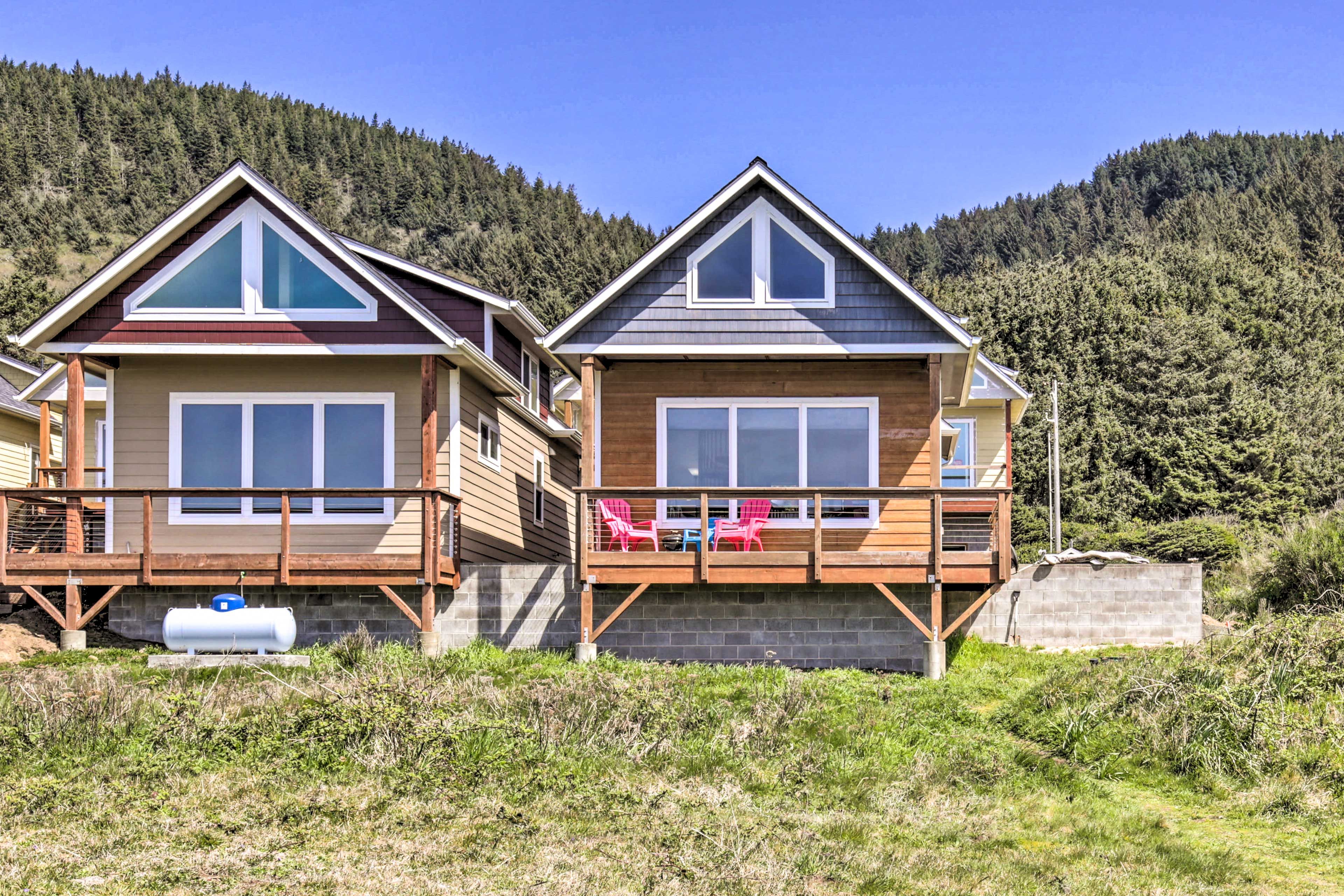 This cottage sits just steps from stunning scenery & boasts incredible views.