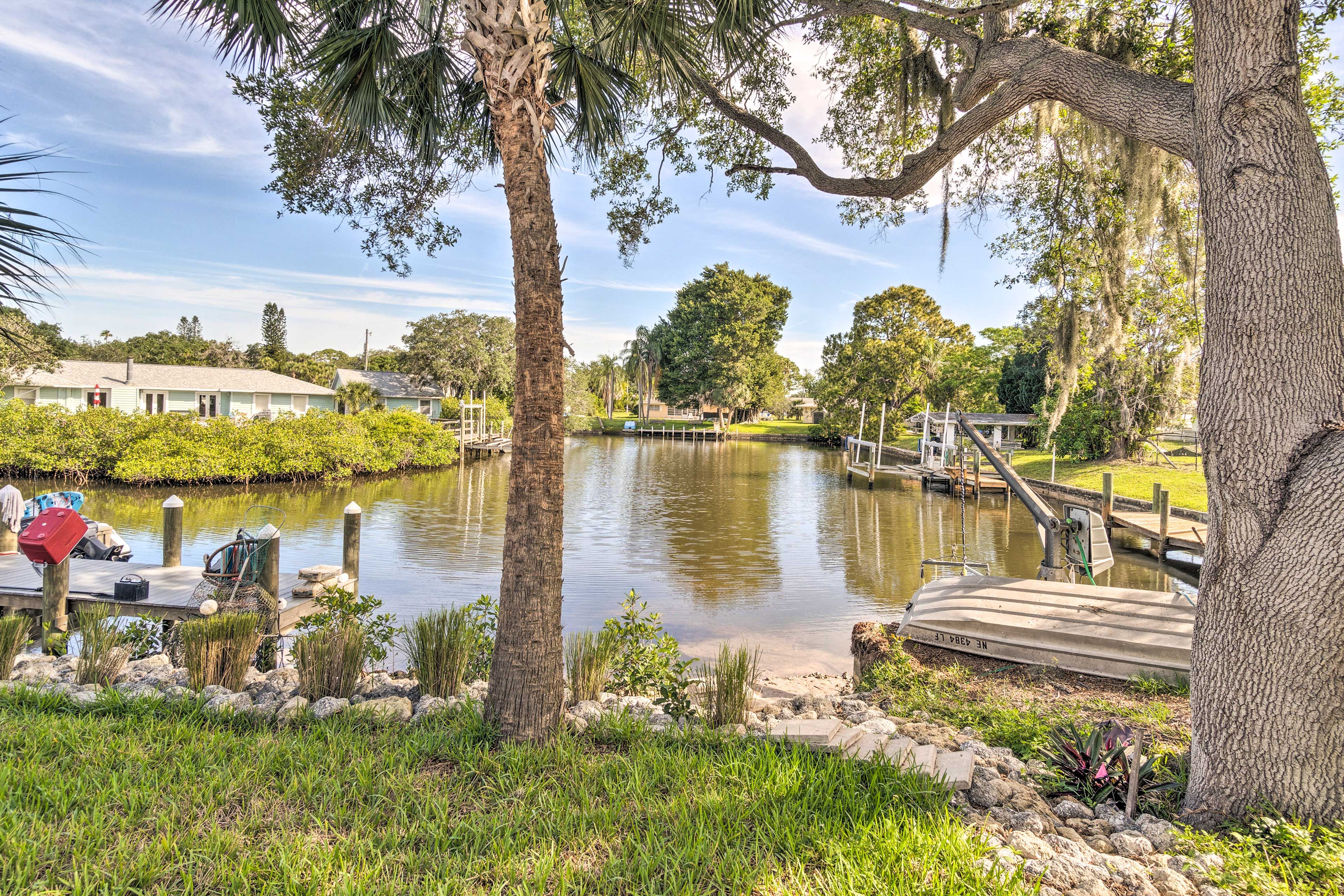 This warm and welcoming studio apartment is located along a canal.