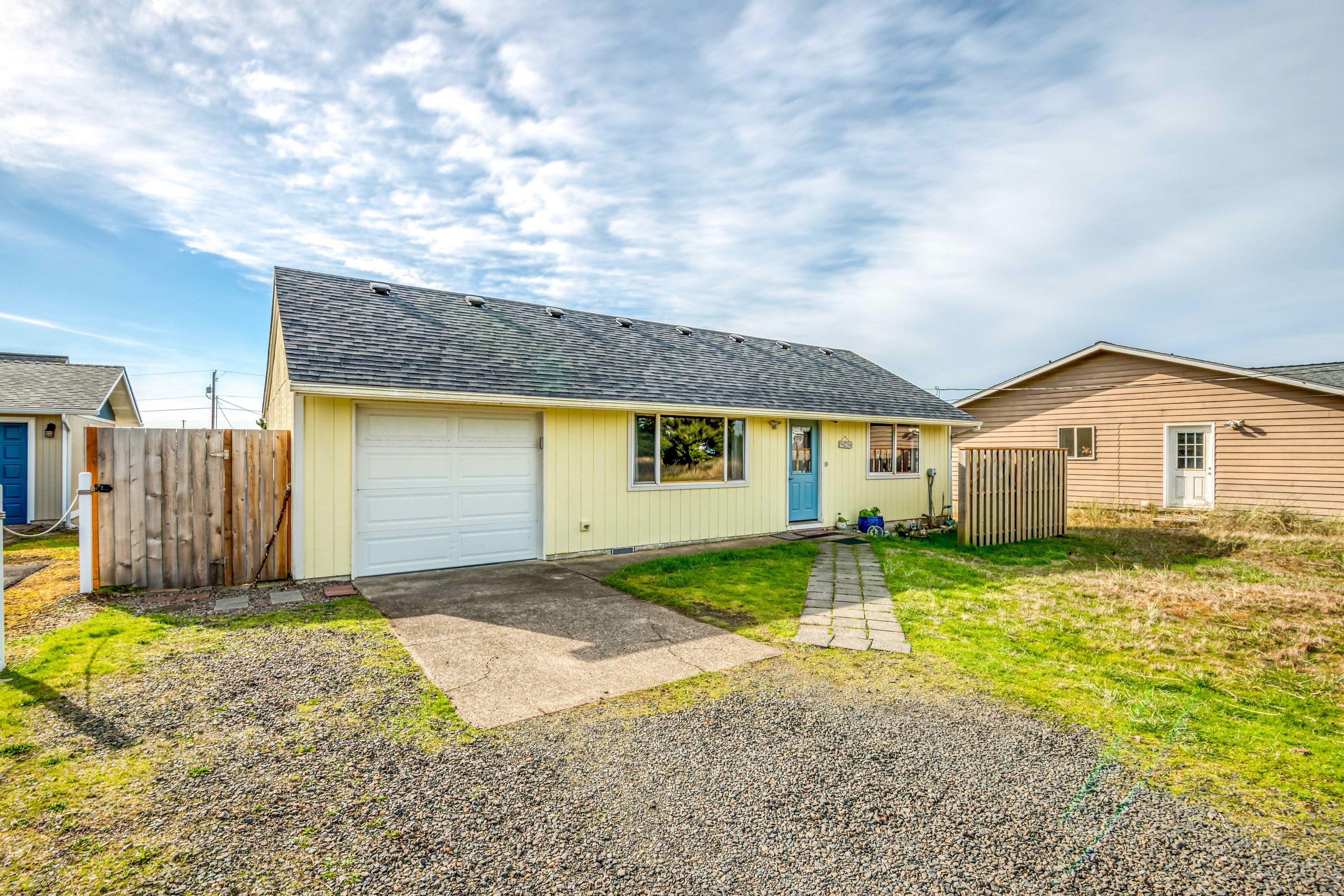 Driveway Parking (4 Vehicles) | Garage Not Available