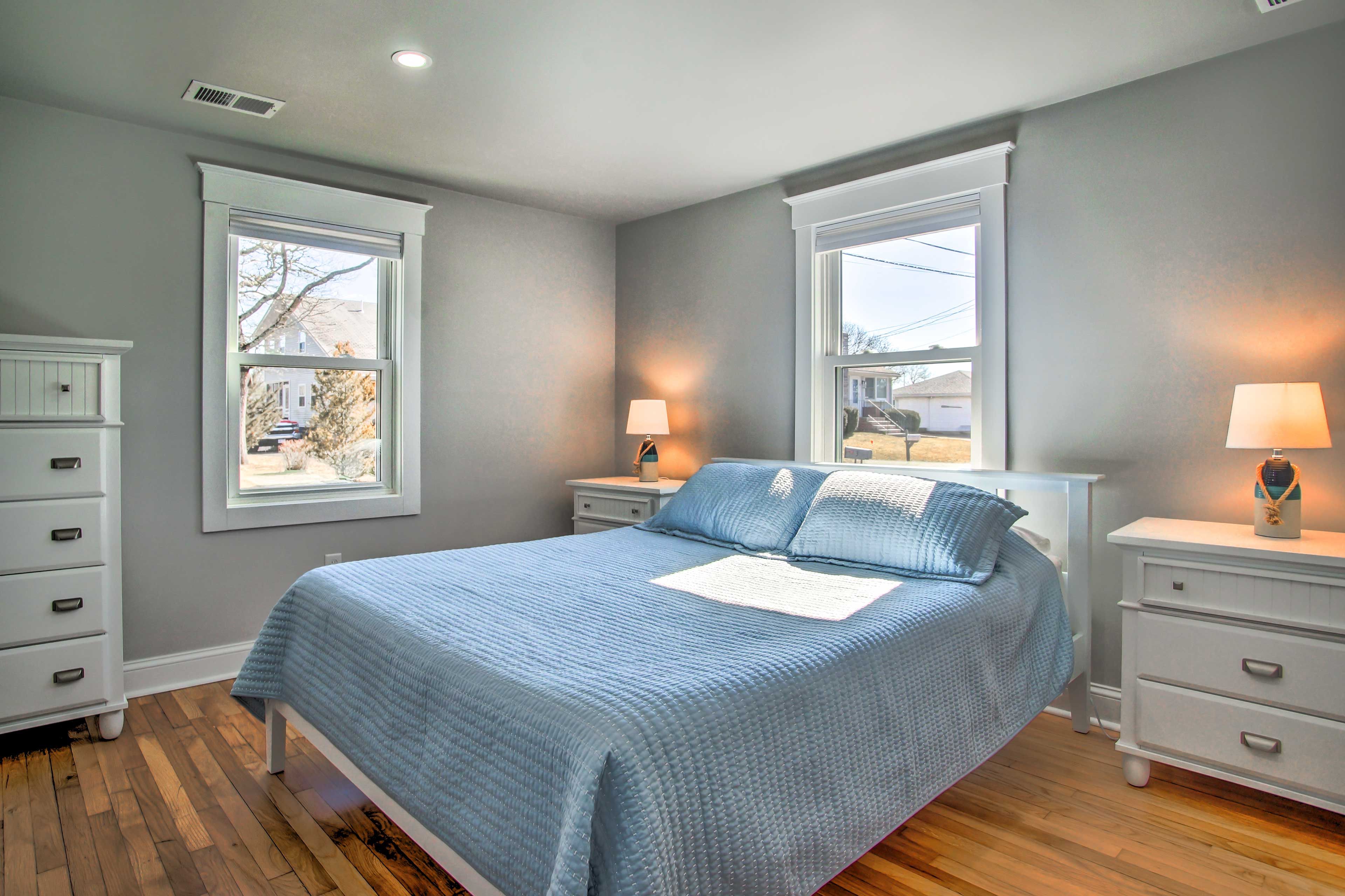 Bedroom 1 | Queen Bed | Linens Provided