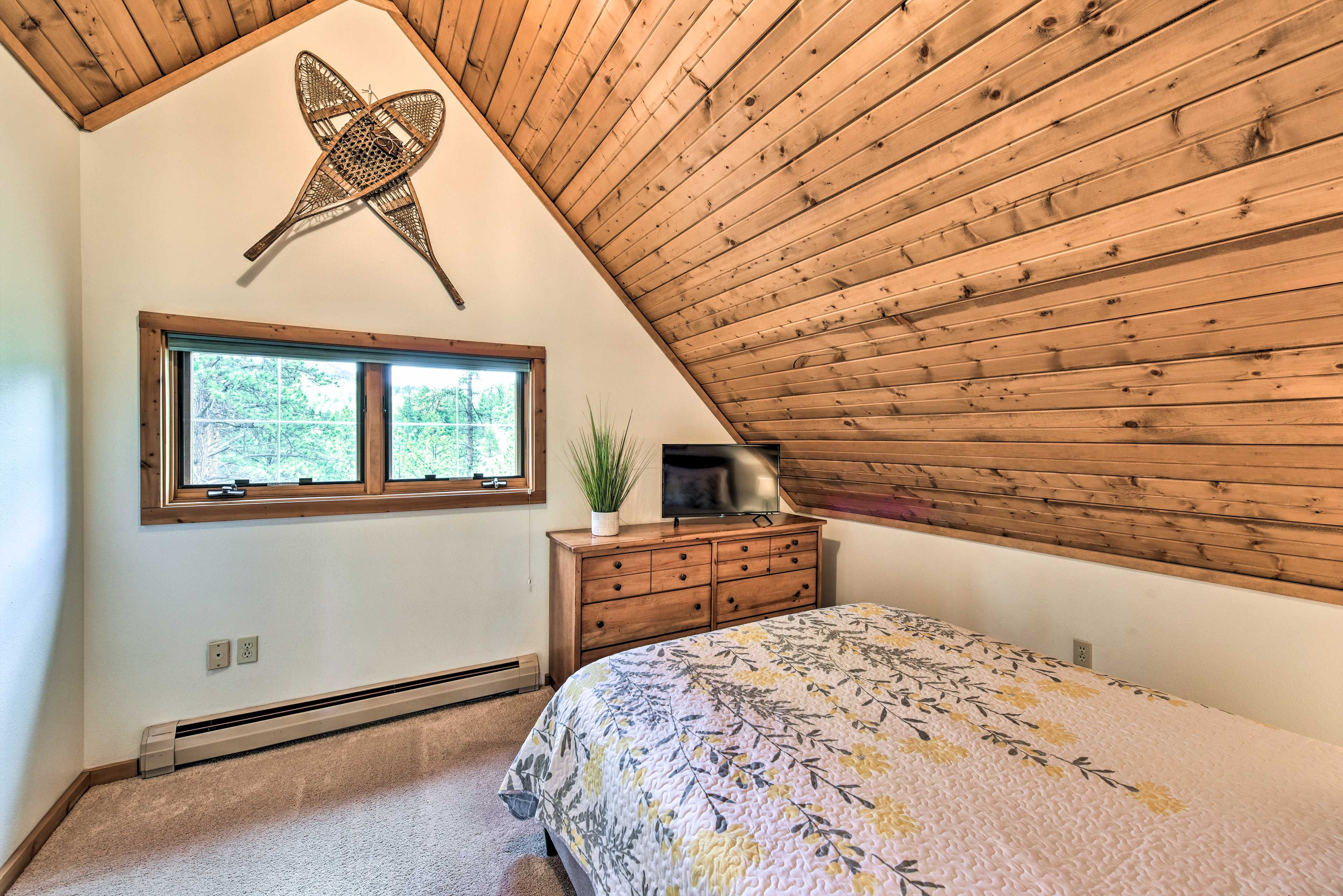 Bedroom 2 | Queen Bed