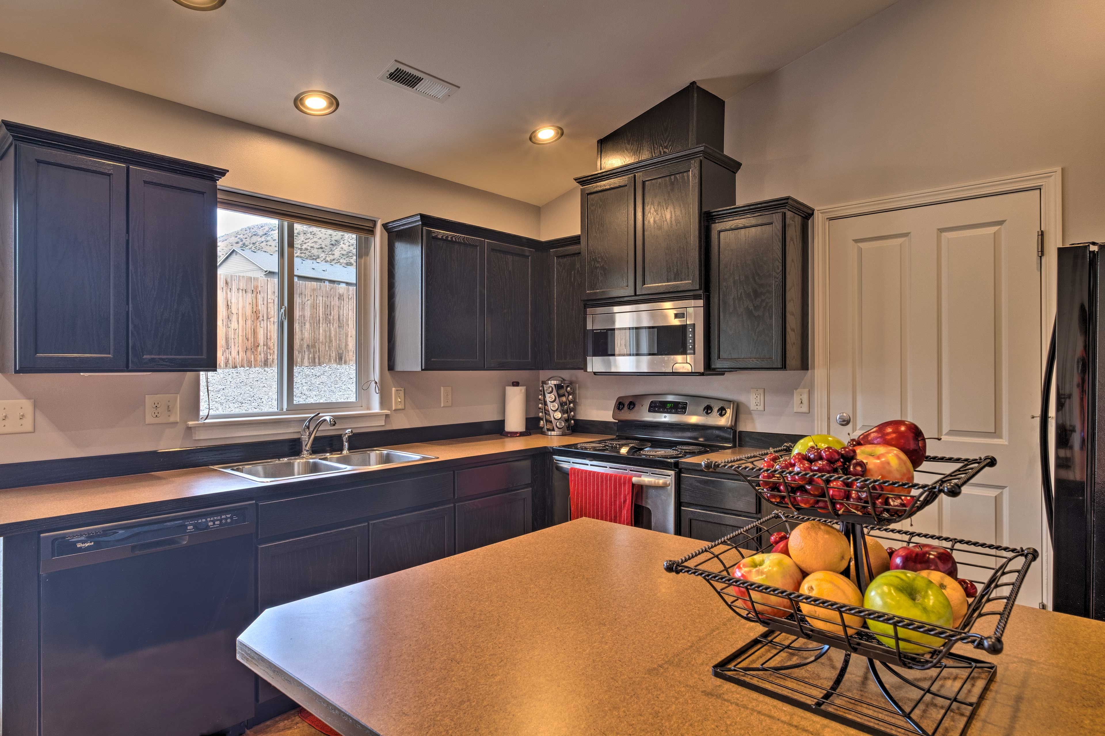 The kitchen is fully equipped to make home-cooked meals a breeze.