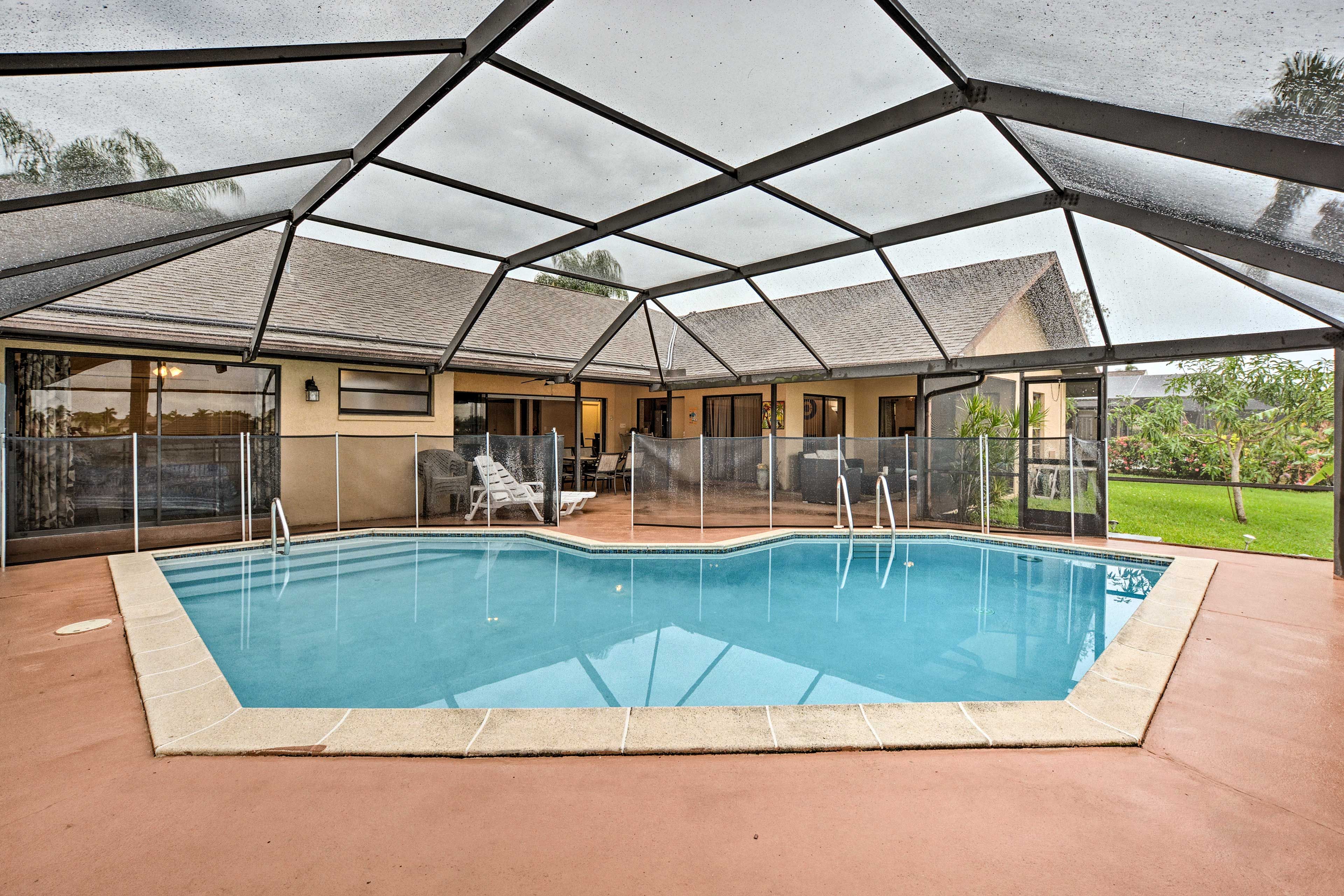 Take boat enthusiasts to the Cape Coral Yacht Club for a tour of the gulf.