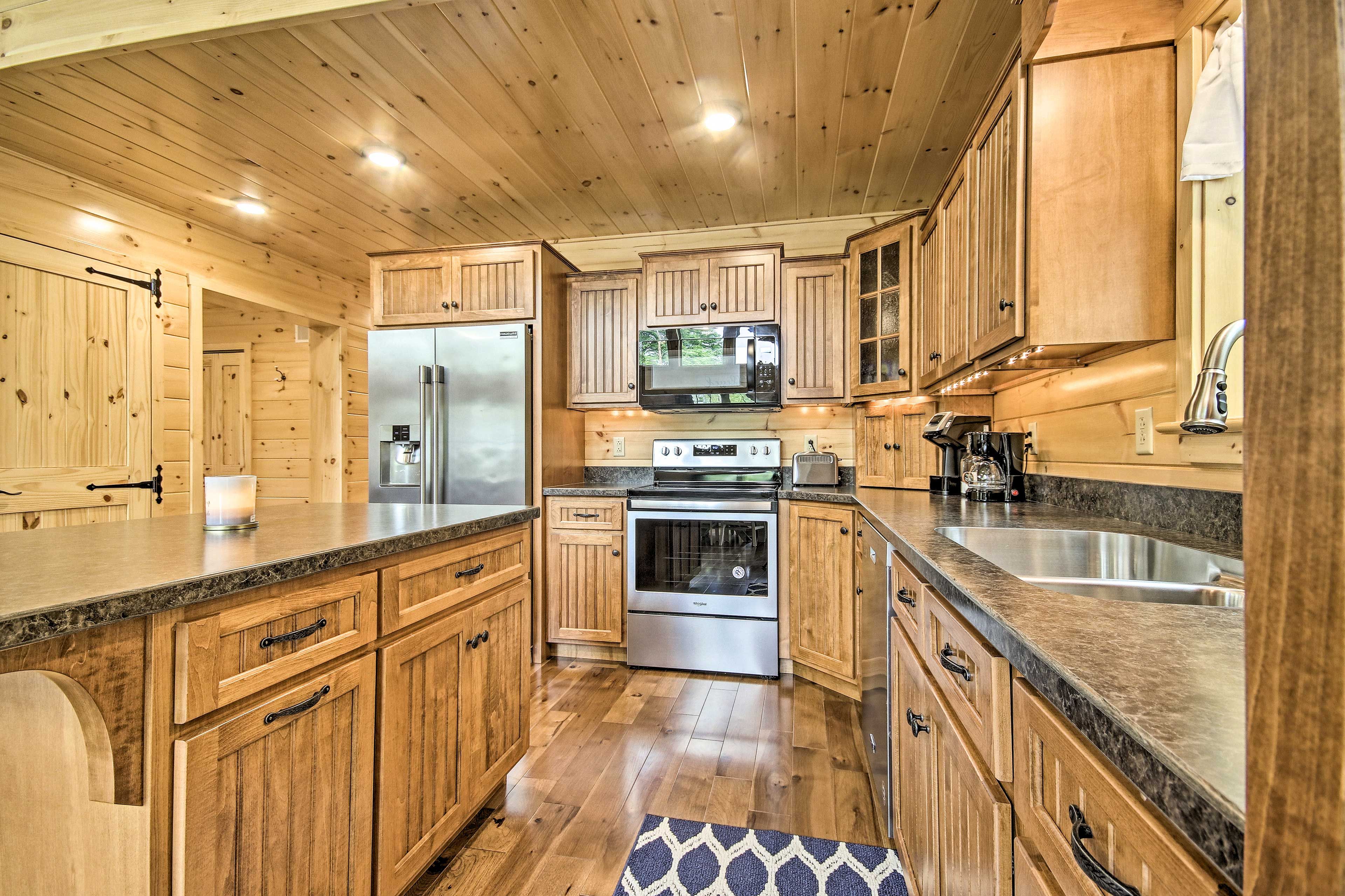 Kitchen | Dishware & Flatware