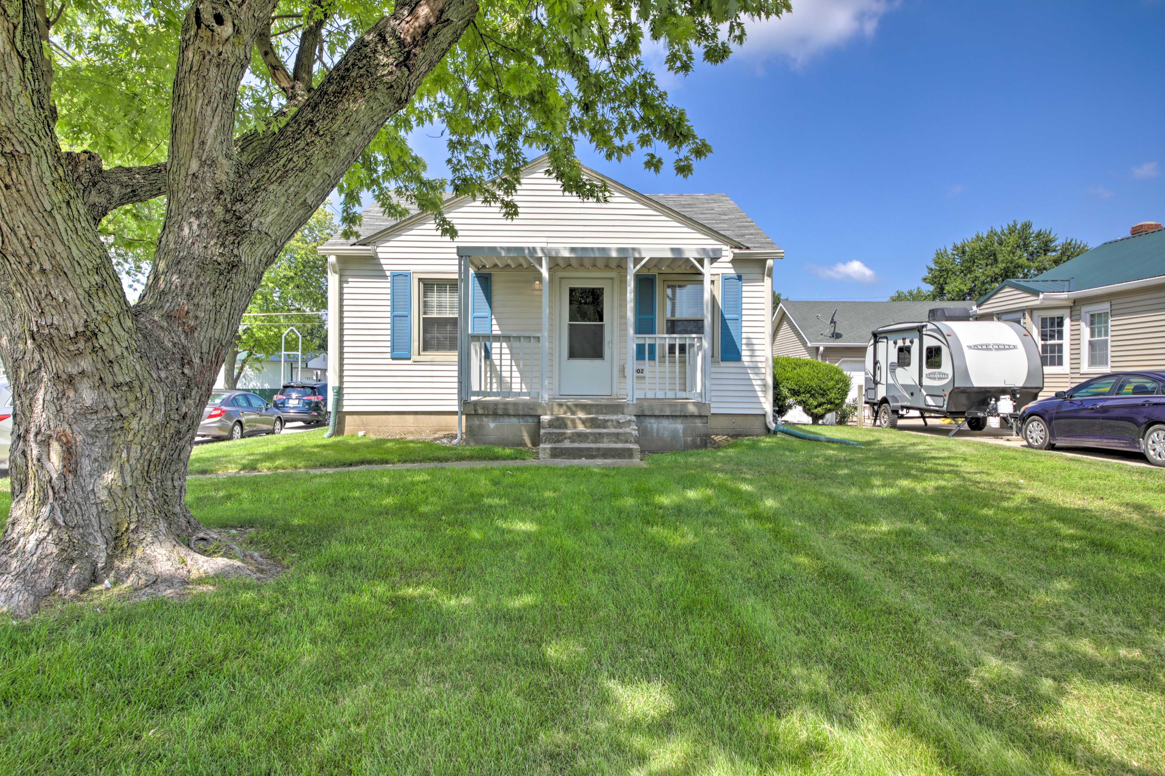 Home Exterior | Parking | Driveway (4 Vehicles)