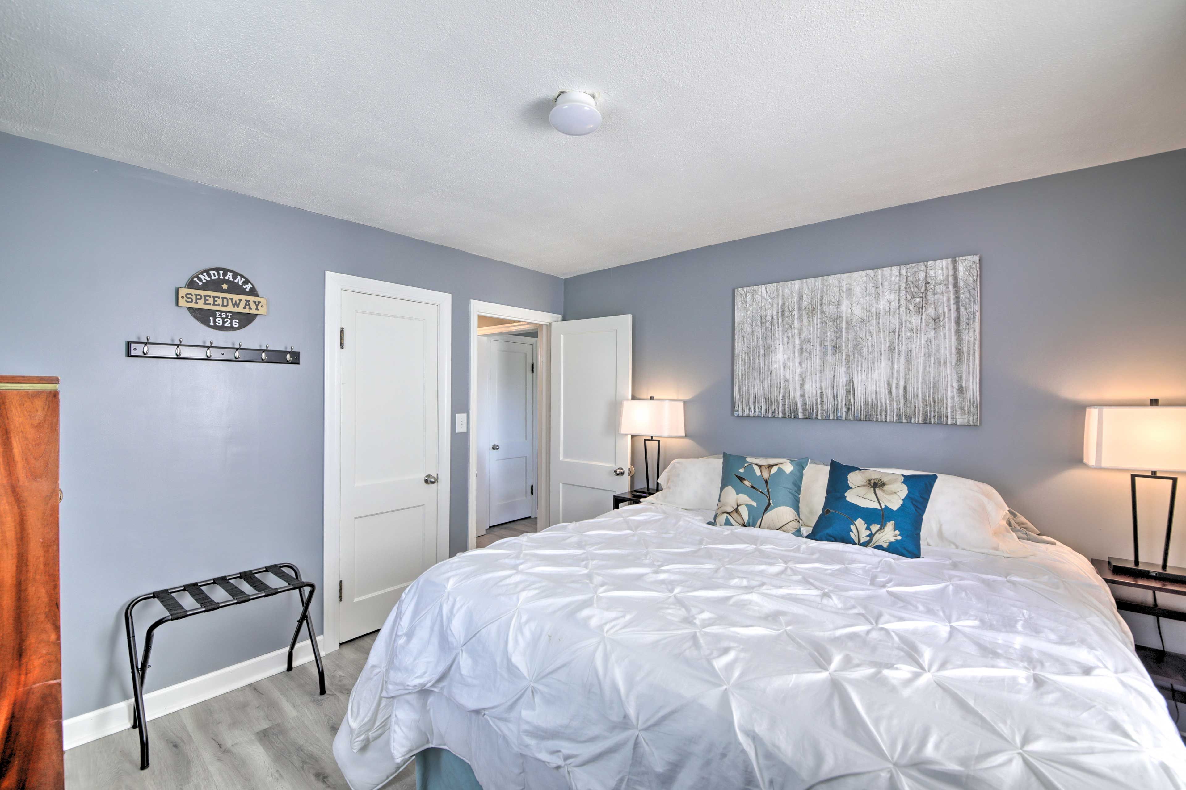 Bedroom 1 | King Bed | 1st Floor