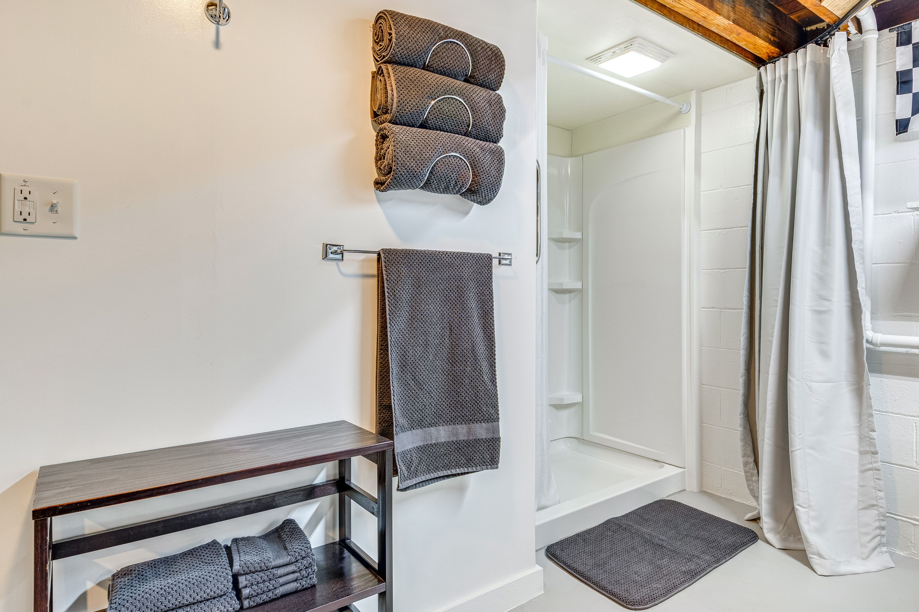 Full Bathroom | Basement Floor | Separate Shower