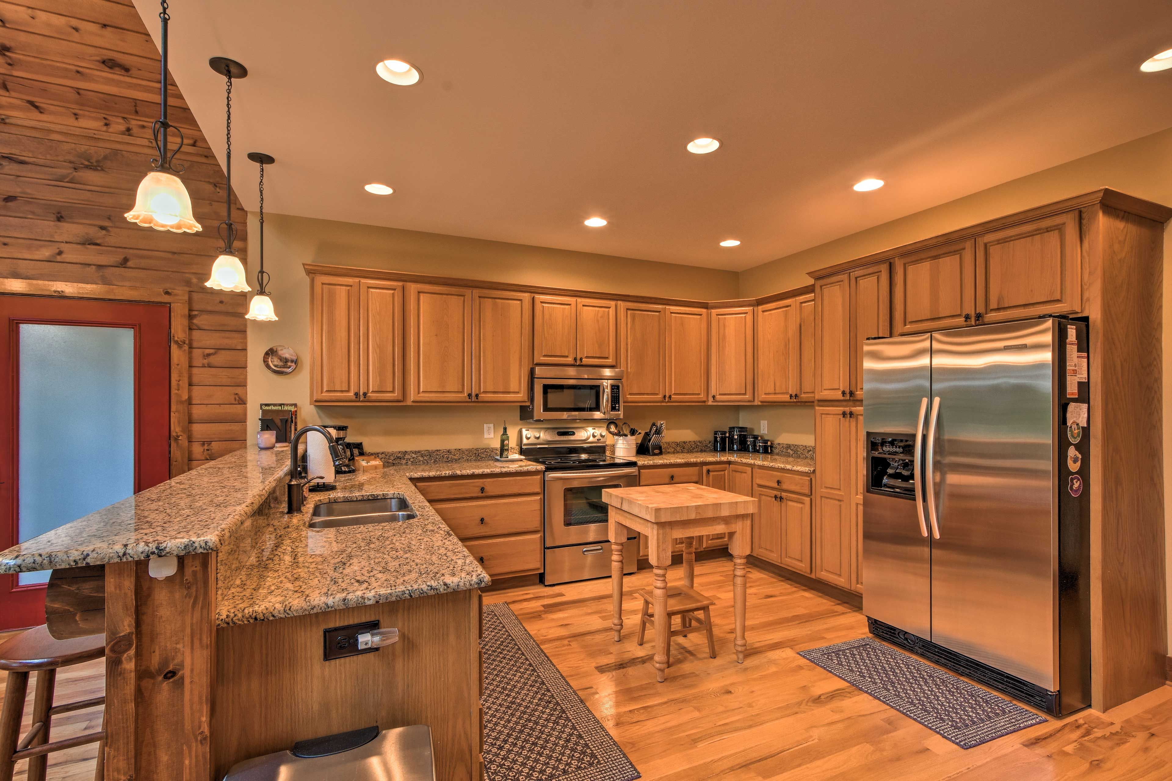 Fully Equipped Kitchen | Dishware/Flatware | Cooking Essentials | Coffee Maker