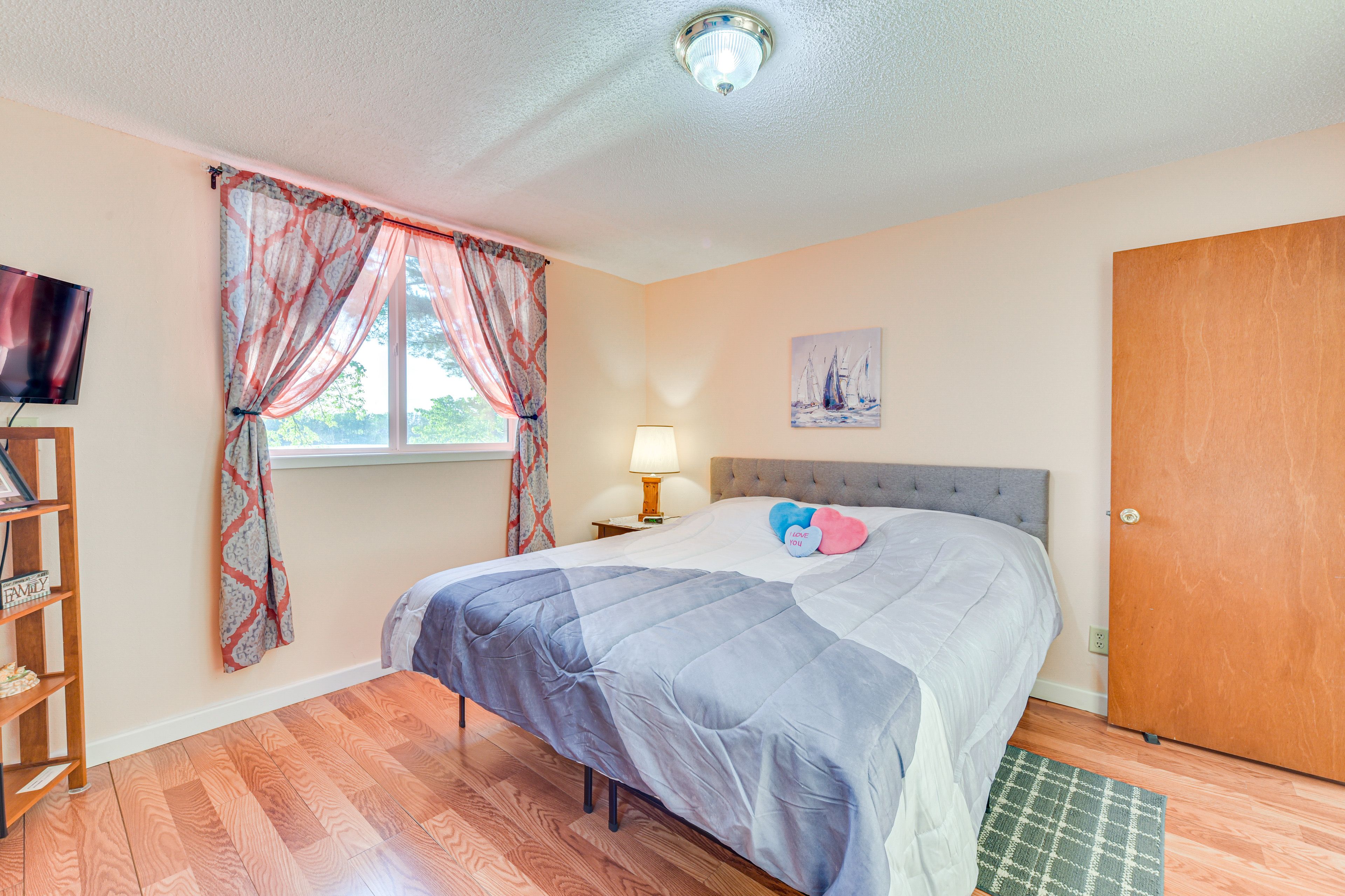 Bedroom 1 | King Bed