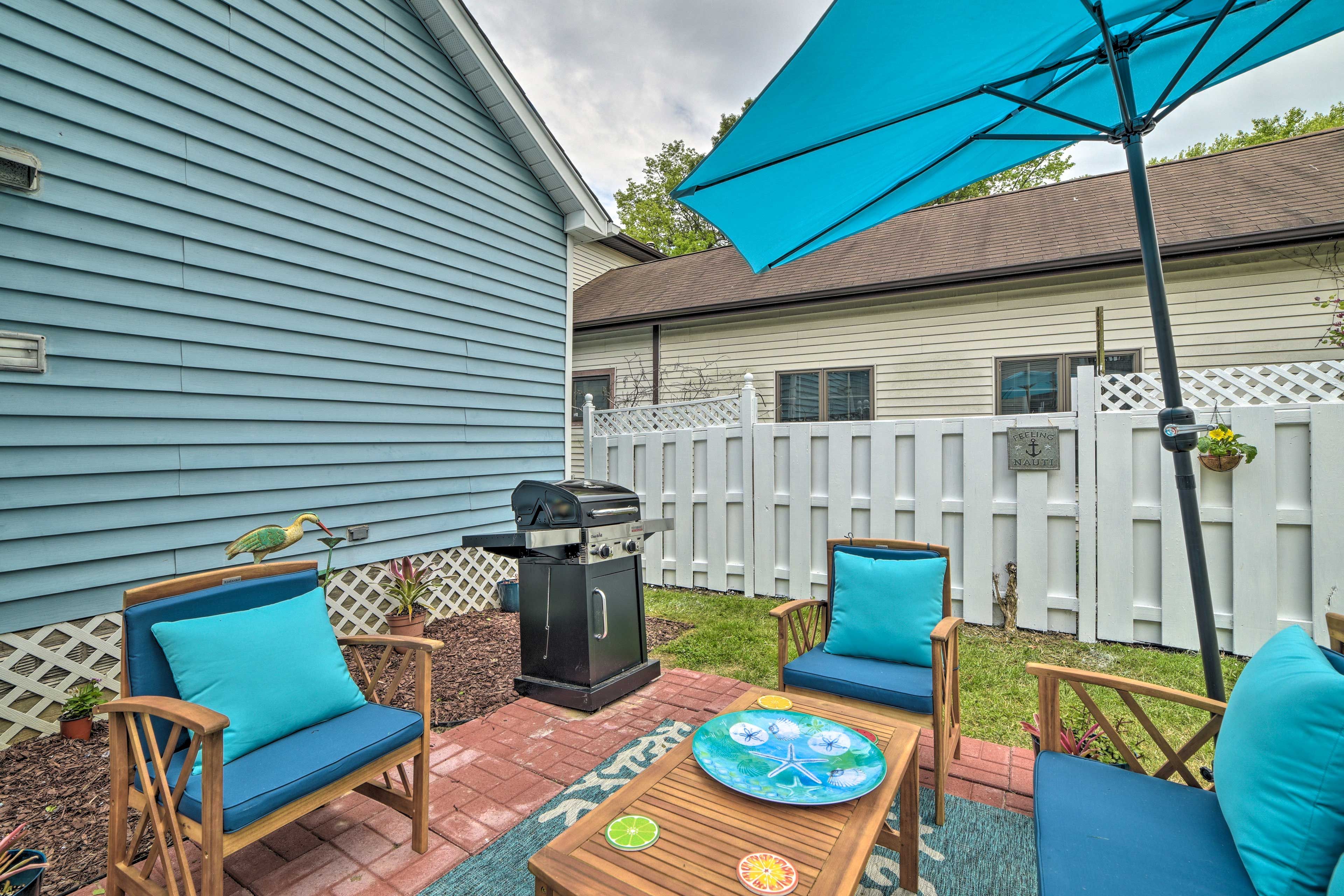 Furnished Patio | Gas Grill