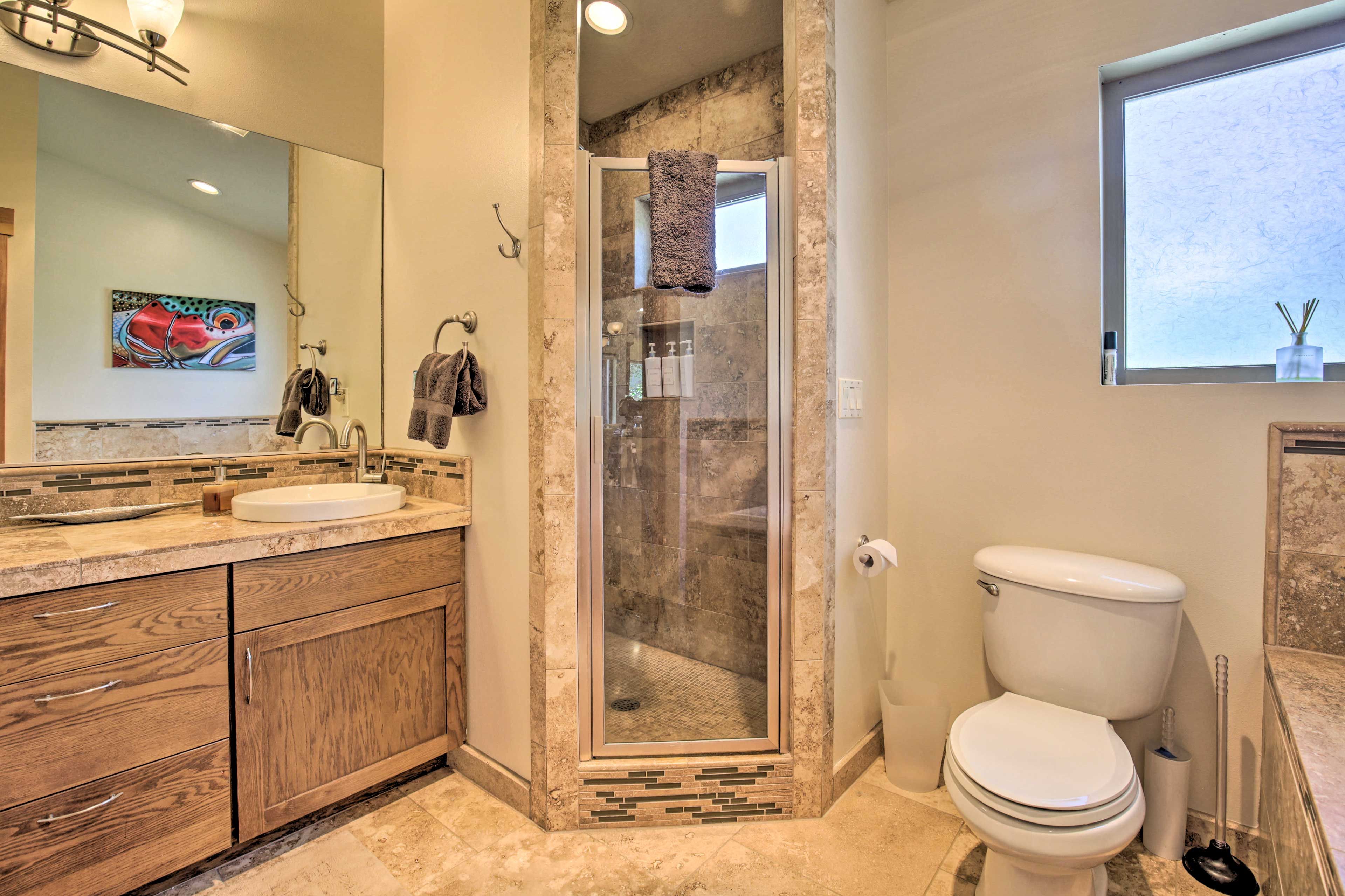 Full Bathroom | Linens & Towels