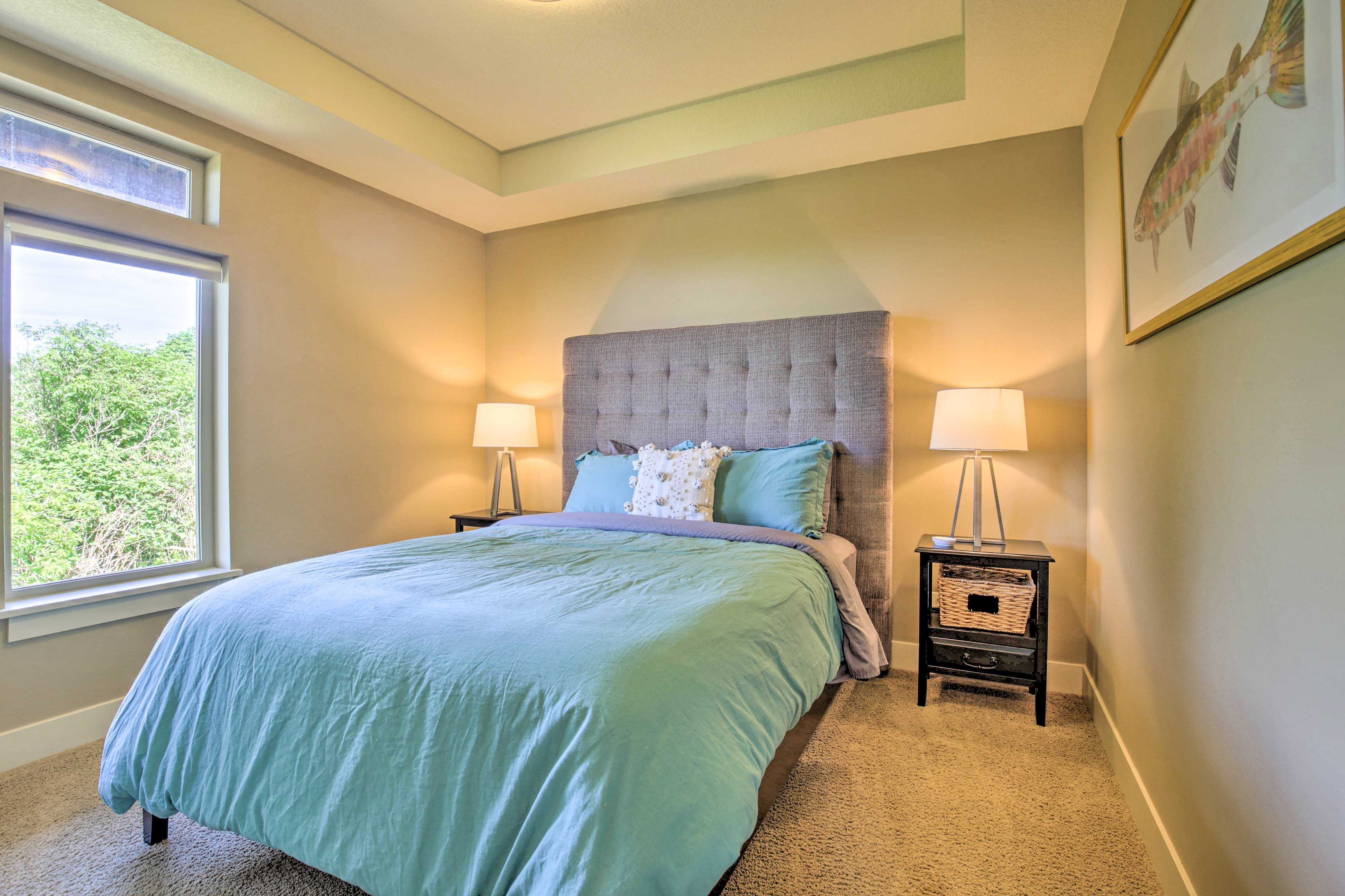 Bedroom 2 | Queen Bed