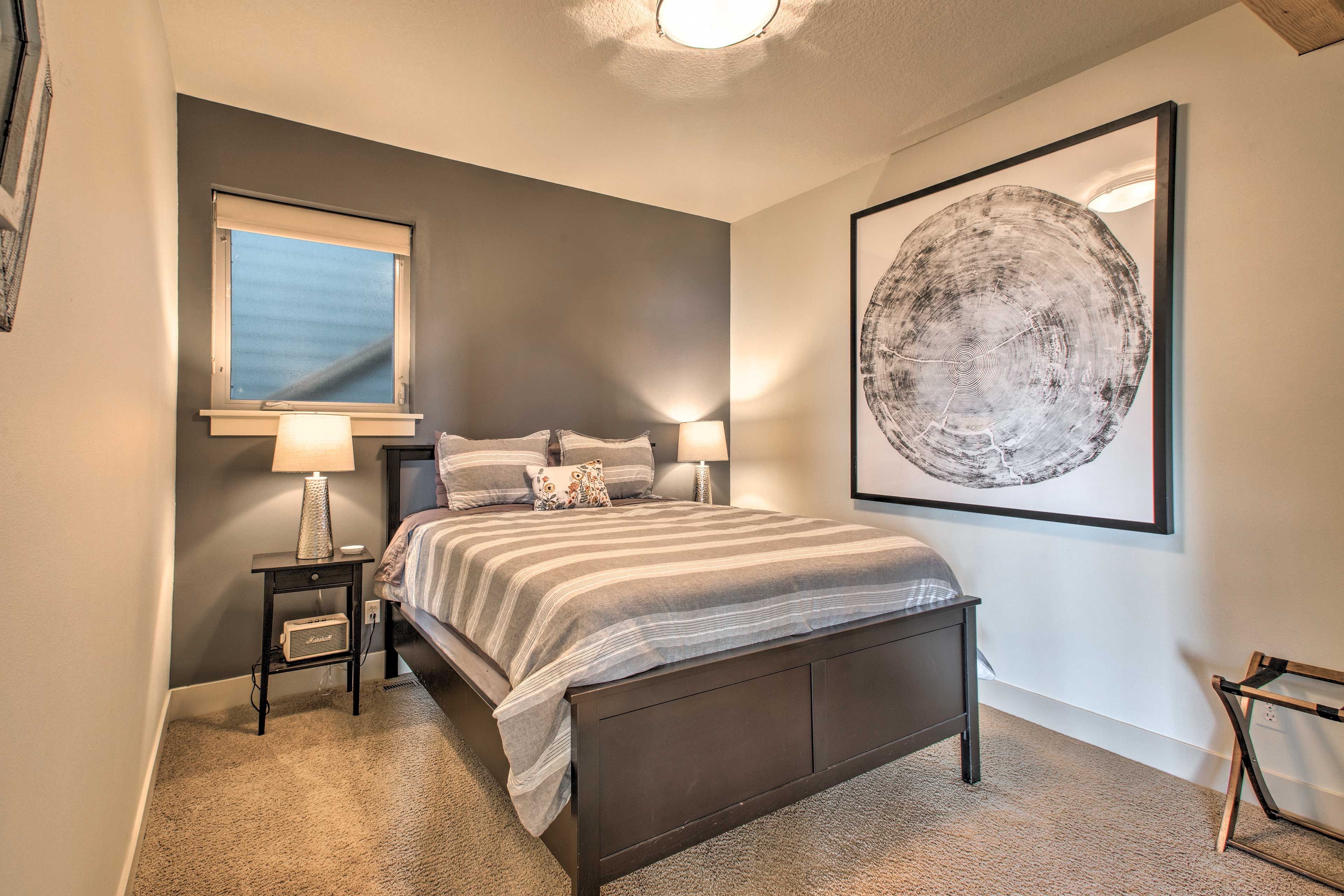 Bedroom 3 | Queen Bed