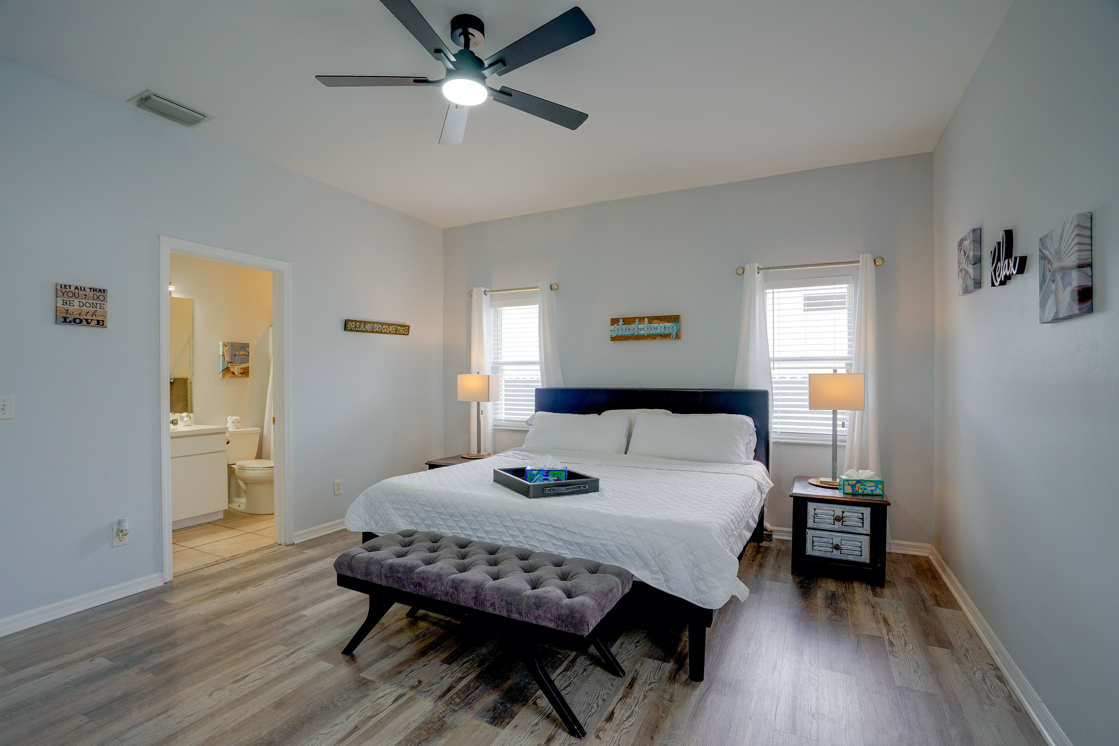 Bedroom 1 | King Bed
