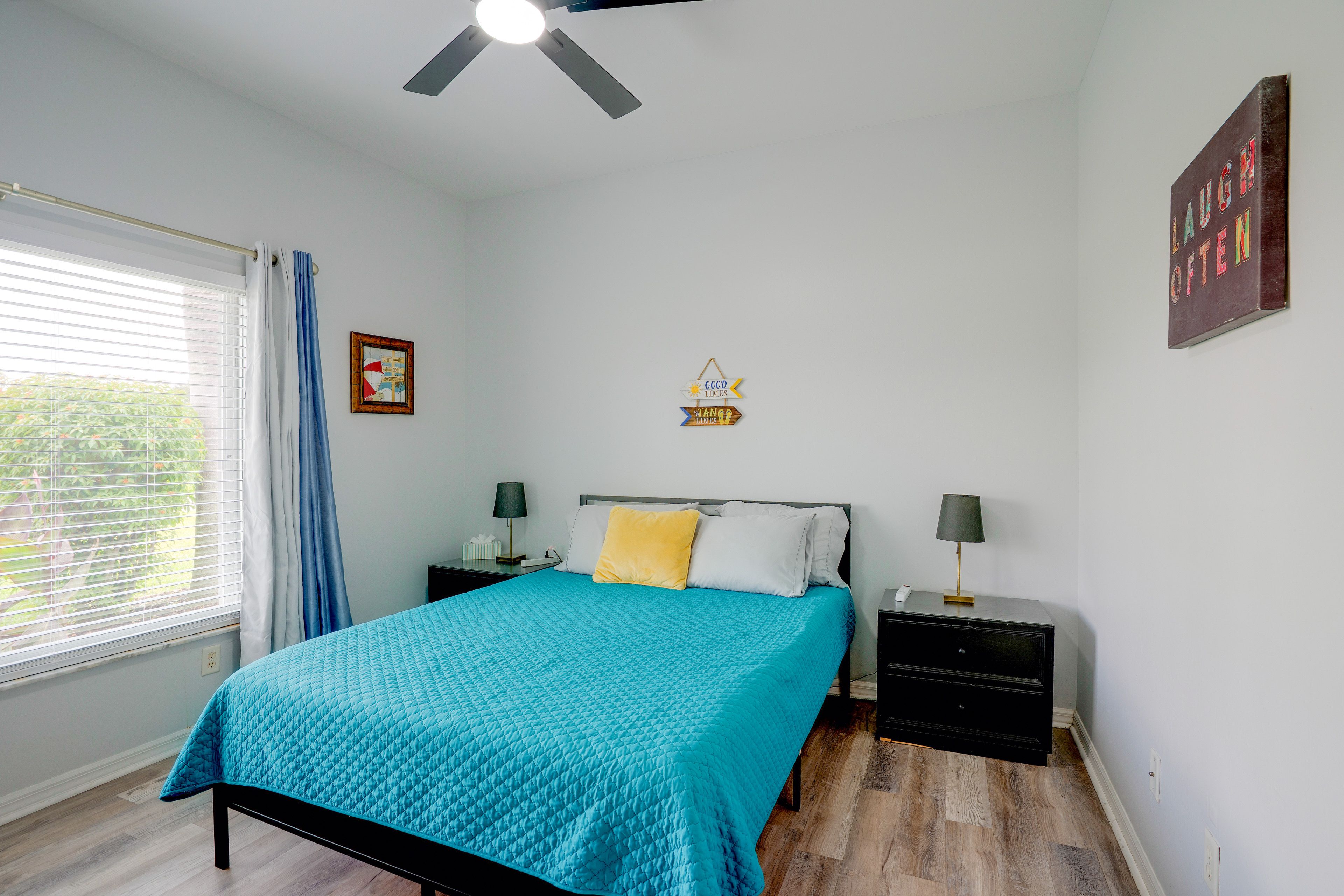 Bedroom 2 | Queen Bed
