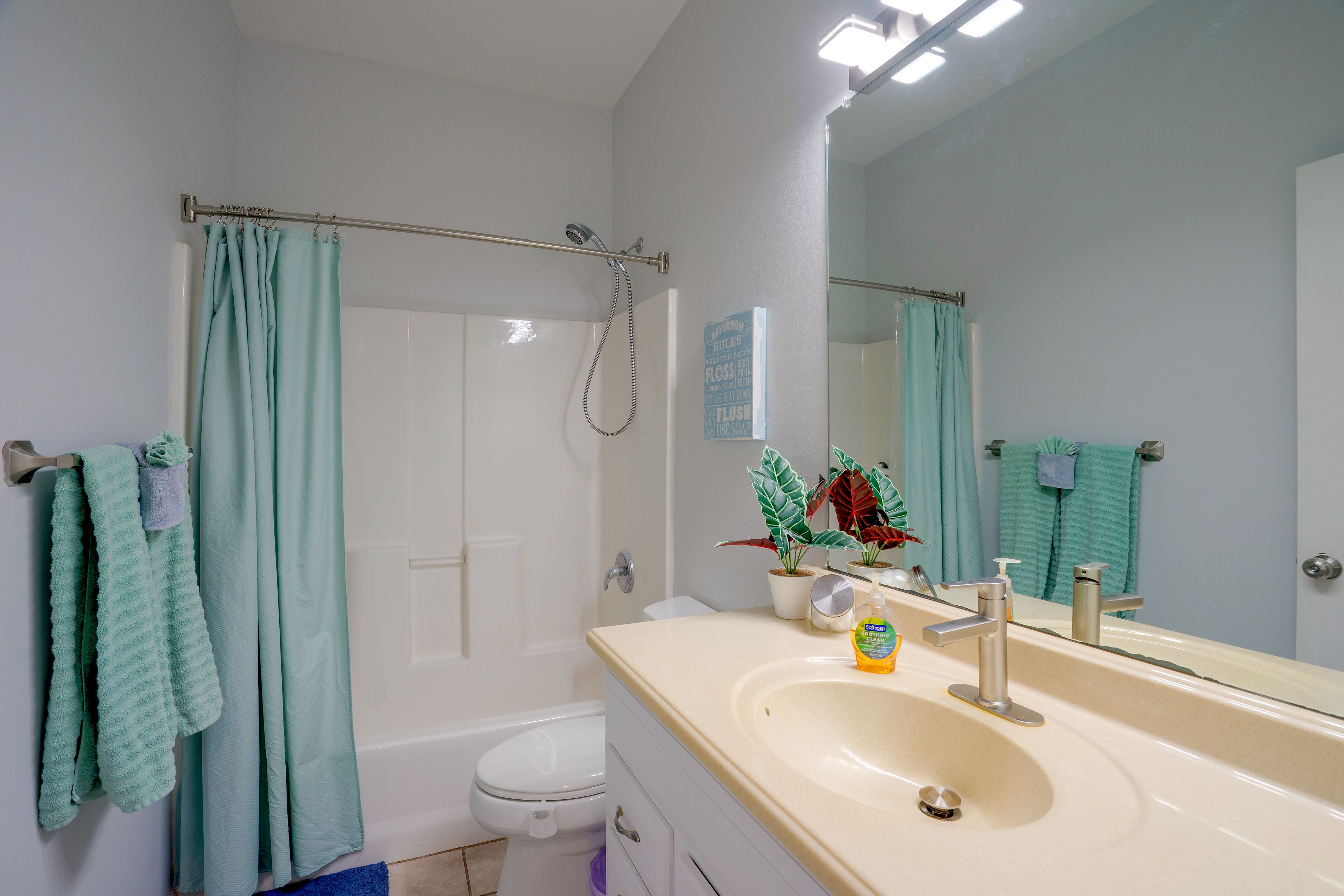 Full Bathroom