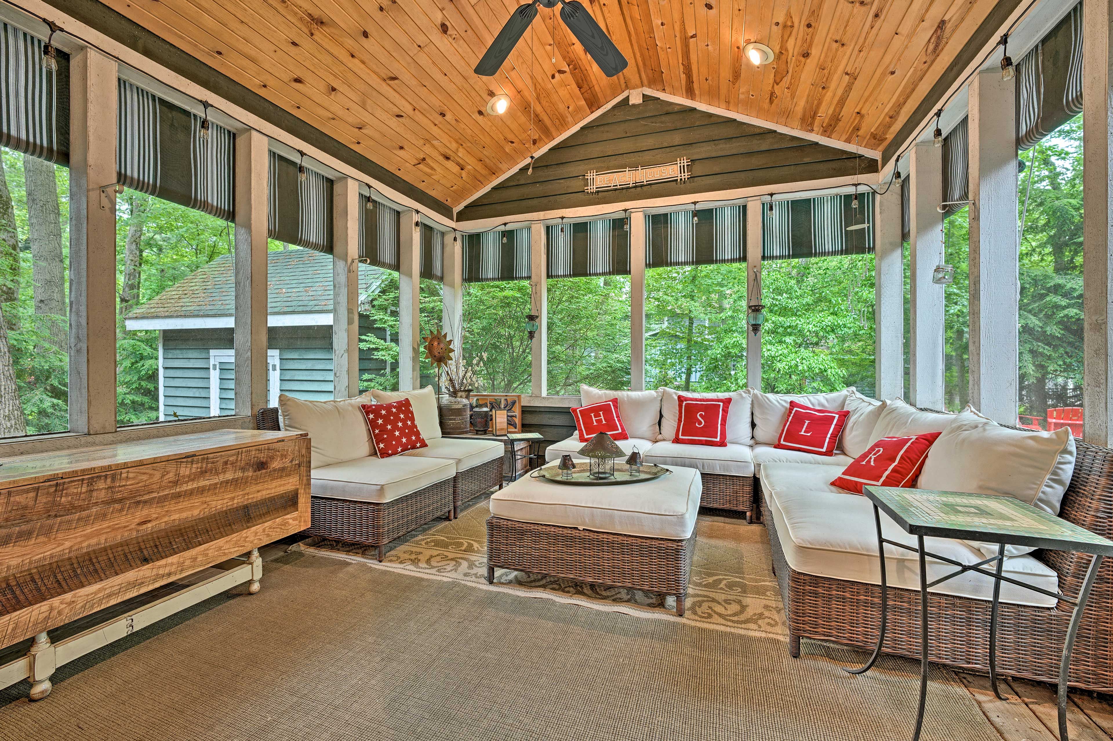 Screened-In Porch