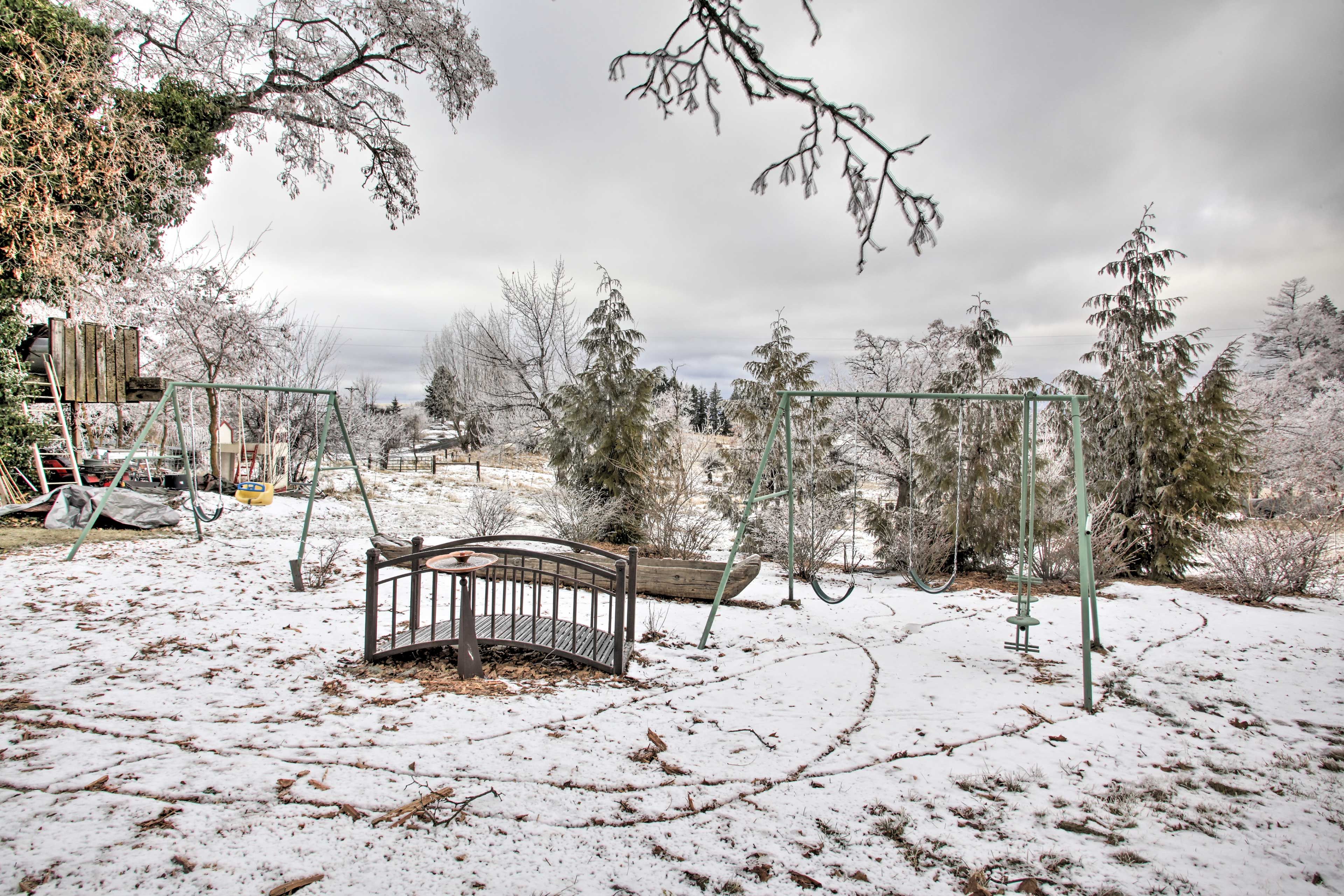 Home Exterior | Swingset