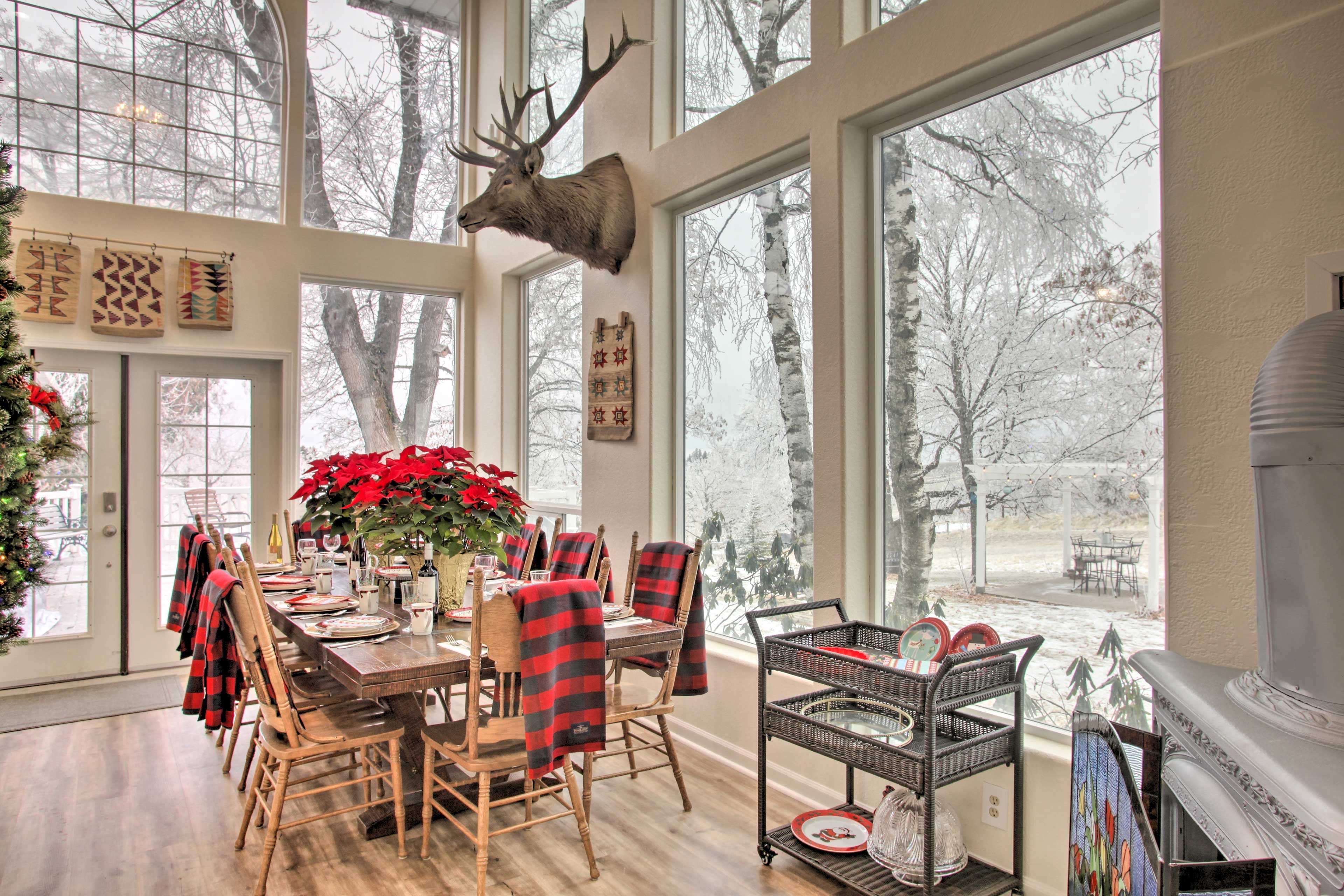 Main Living Space | Dishware & Flatware