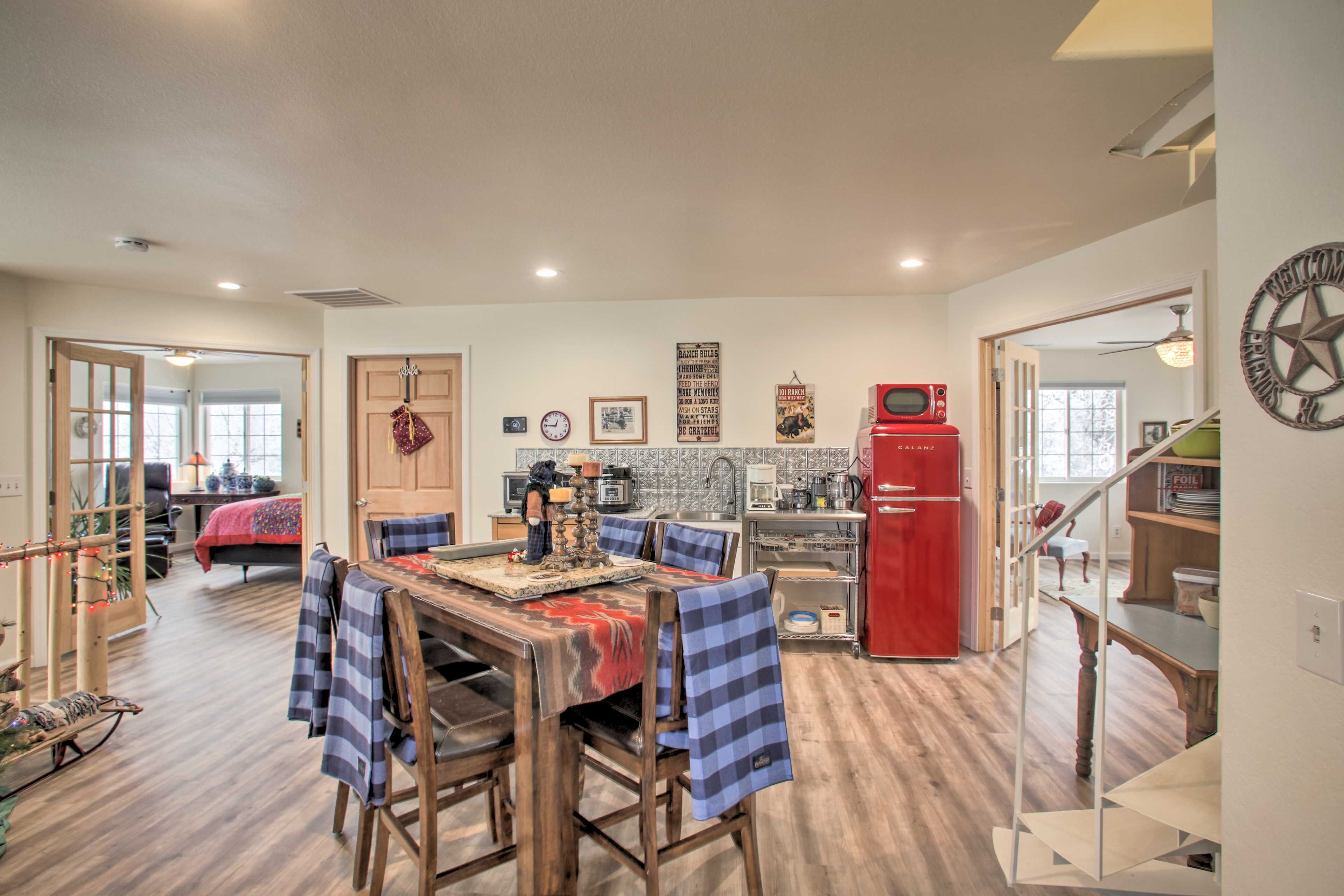 Kitchen & Dining Space