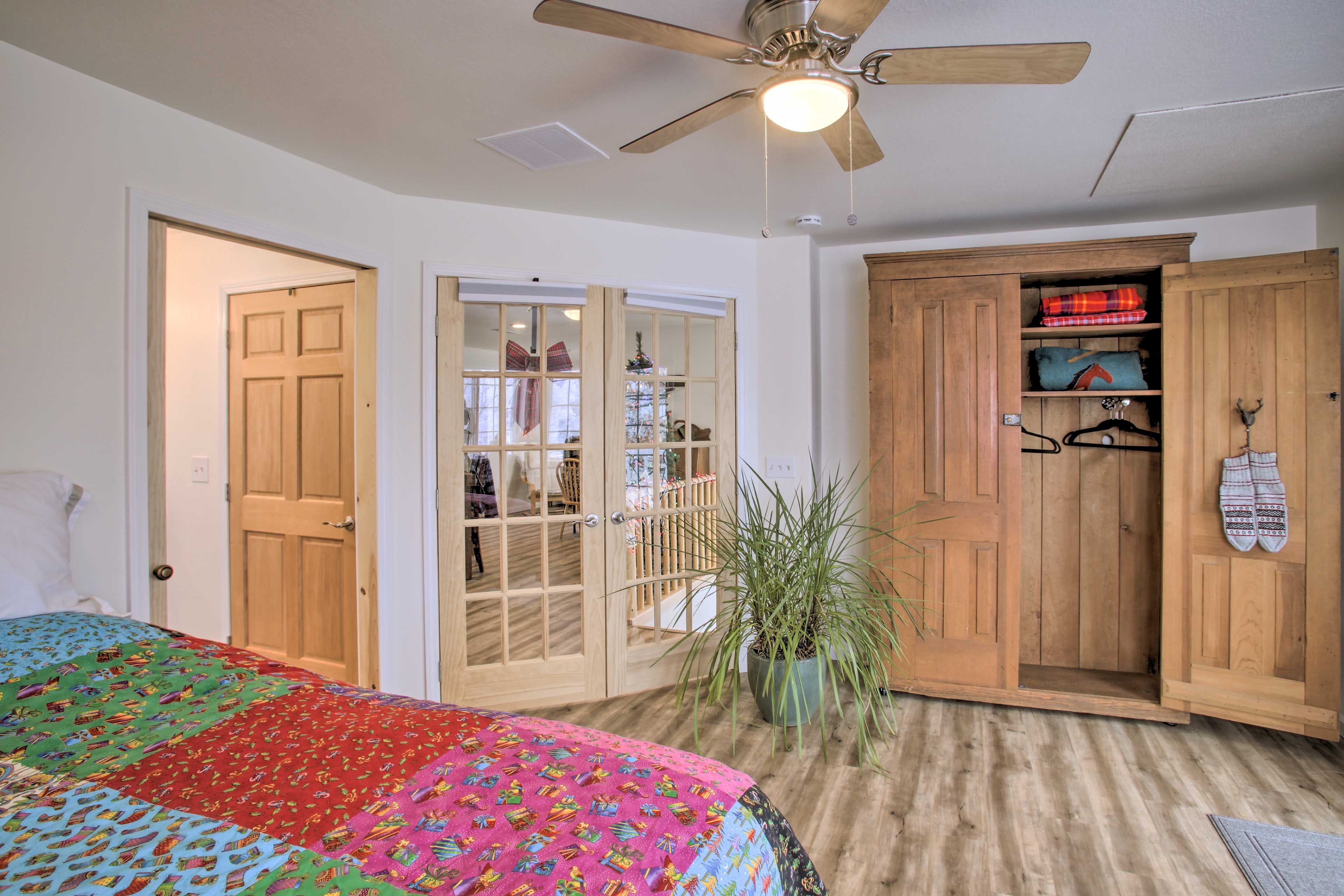 Bedroom 3 (Garden Suite) | Linens Provided | French Doors | Deck Access