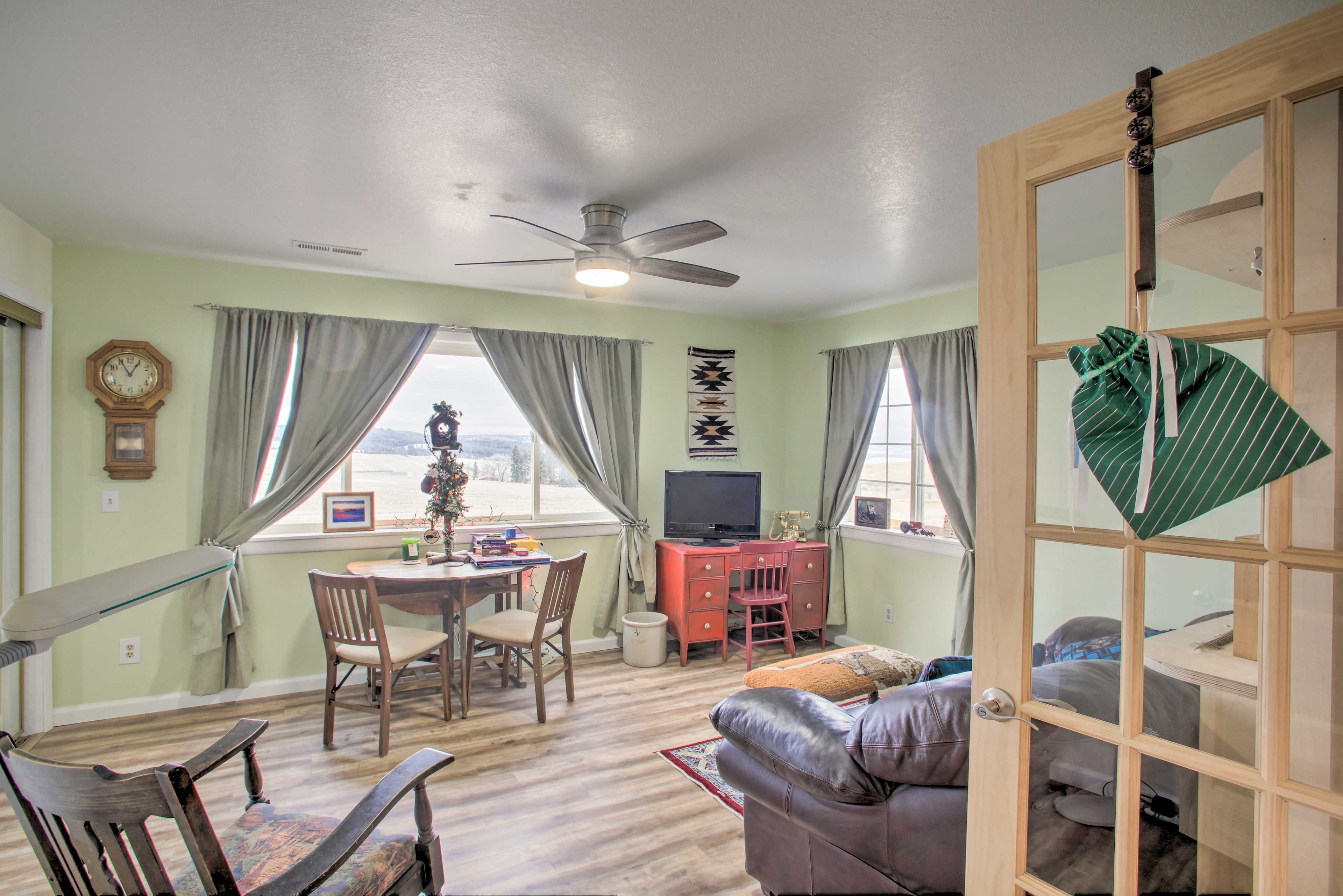 Bedroom 4 (TV Room) | Flat-Screen TV | Games