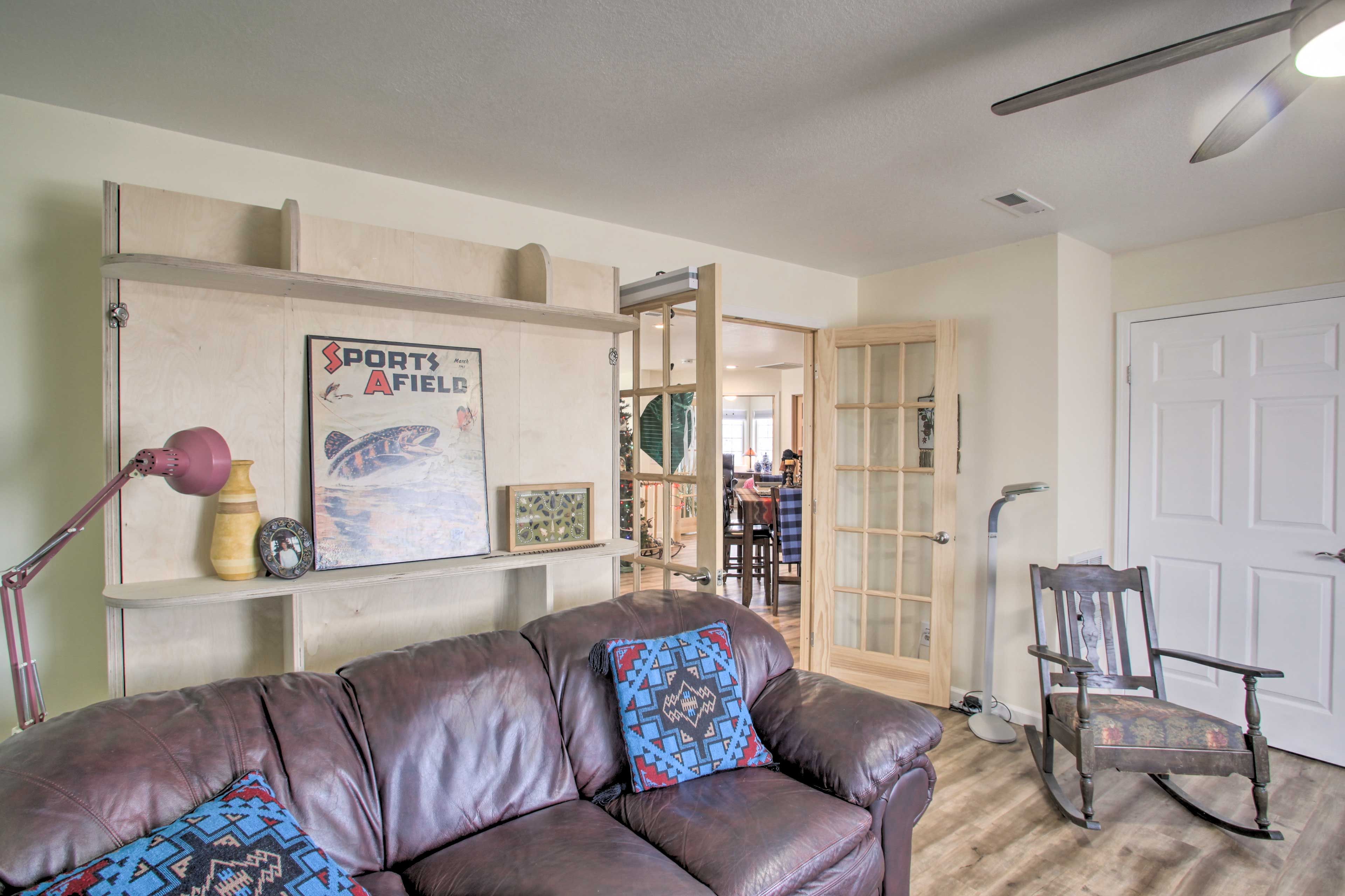 Bedroom 4 (TV Room) | Queen Murphy Bed | Linens Provided