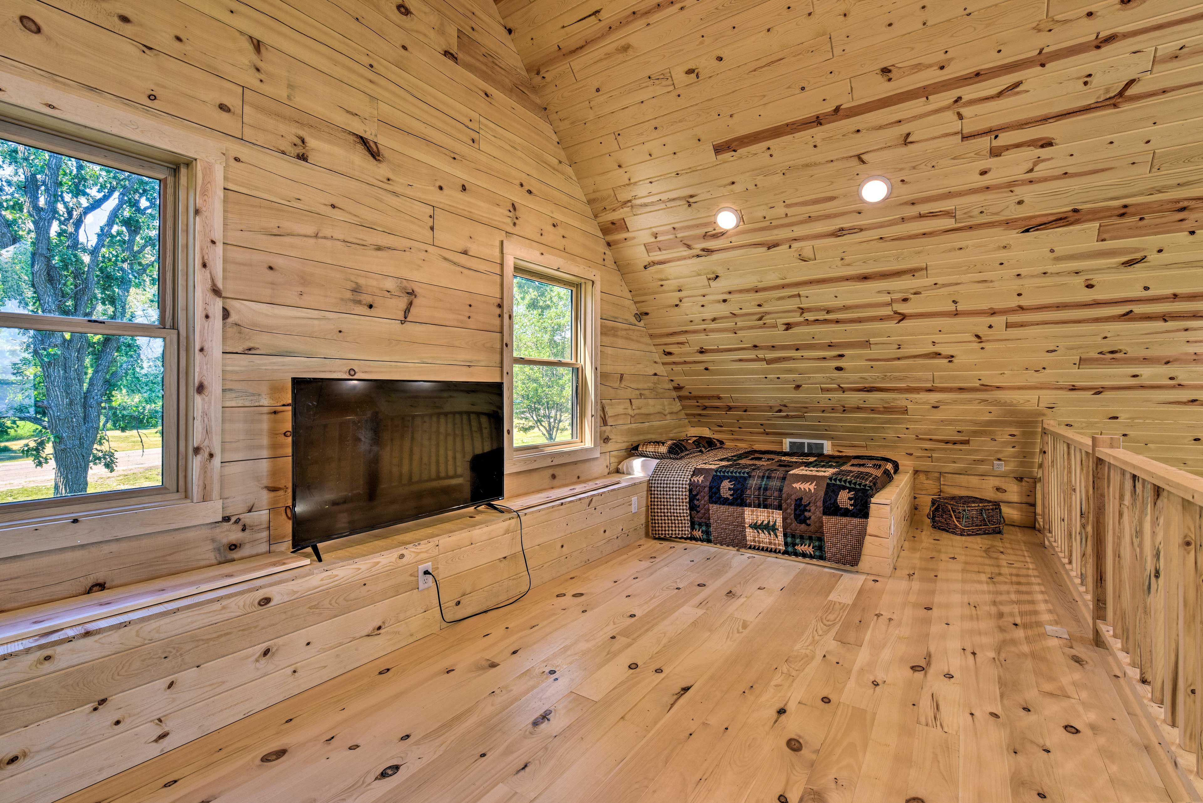 Loft | 2 Queen Beds | 2nd Floor