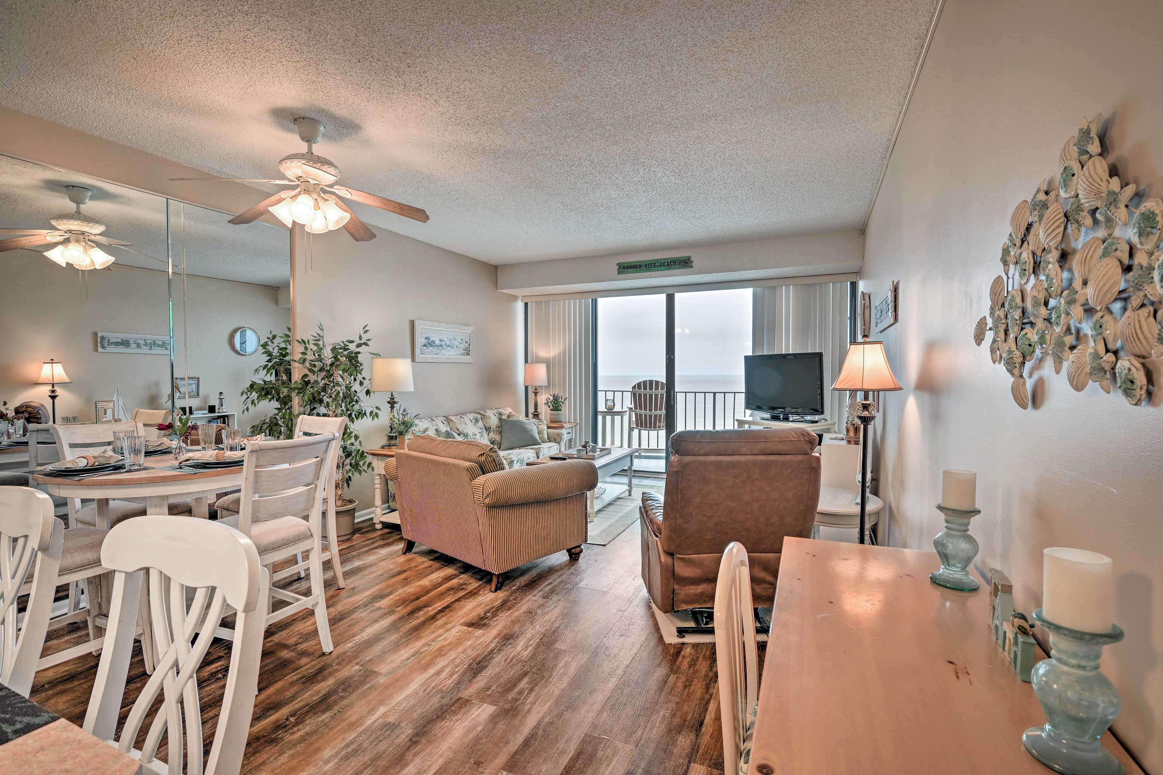 Living Room | Smart TV | Free WiFi | Air Conditioning | Sleeper Sofa