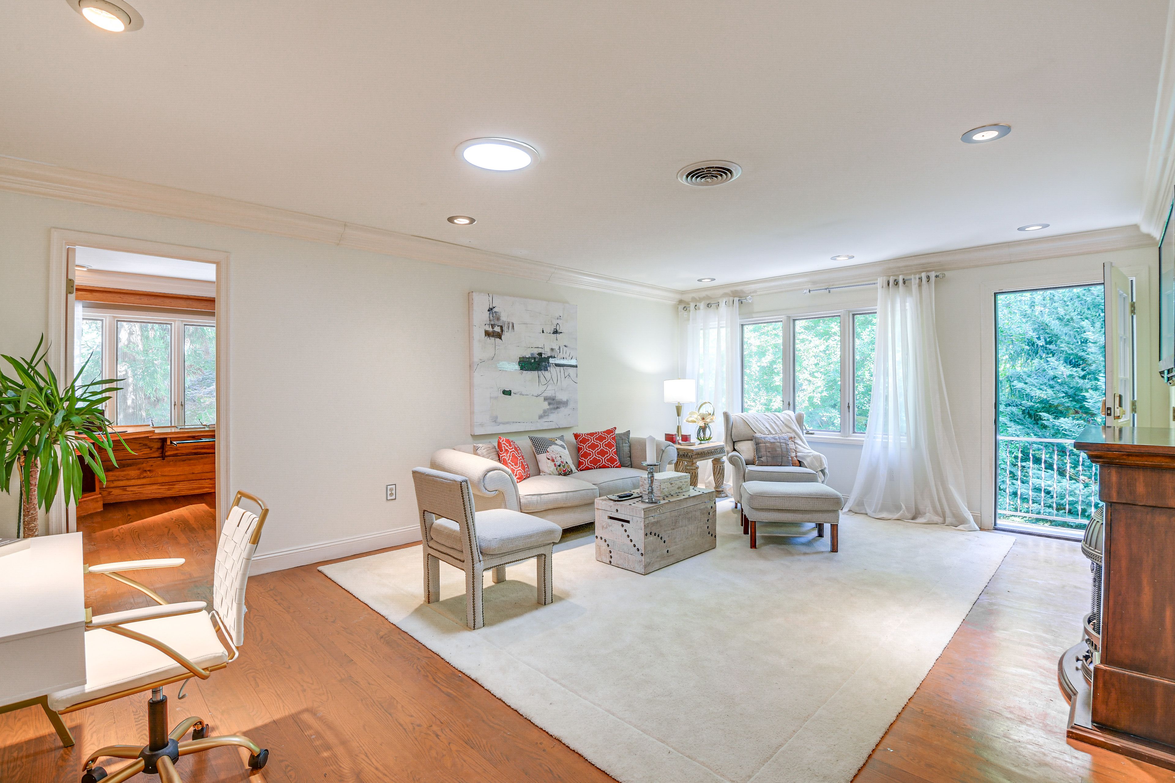 Living Room | Laptop-Friendly Workspace