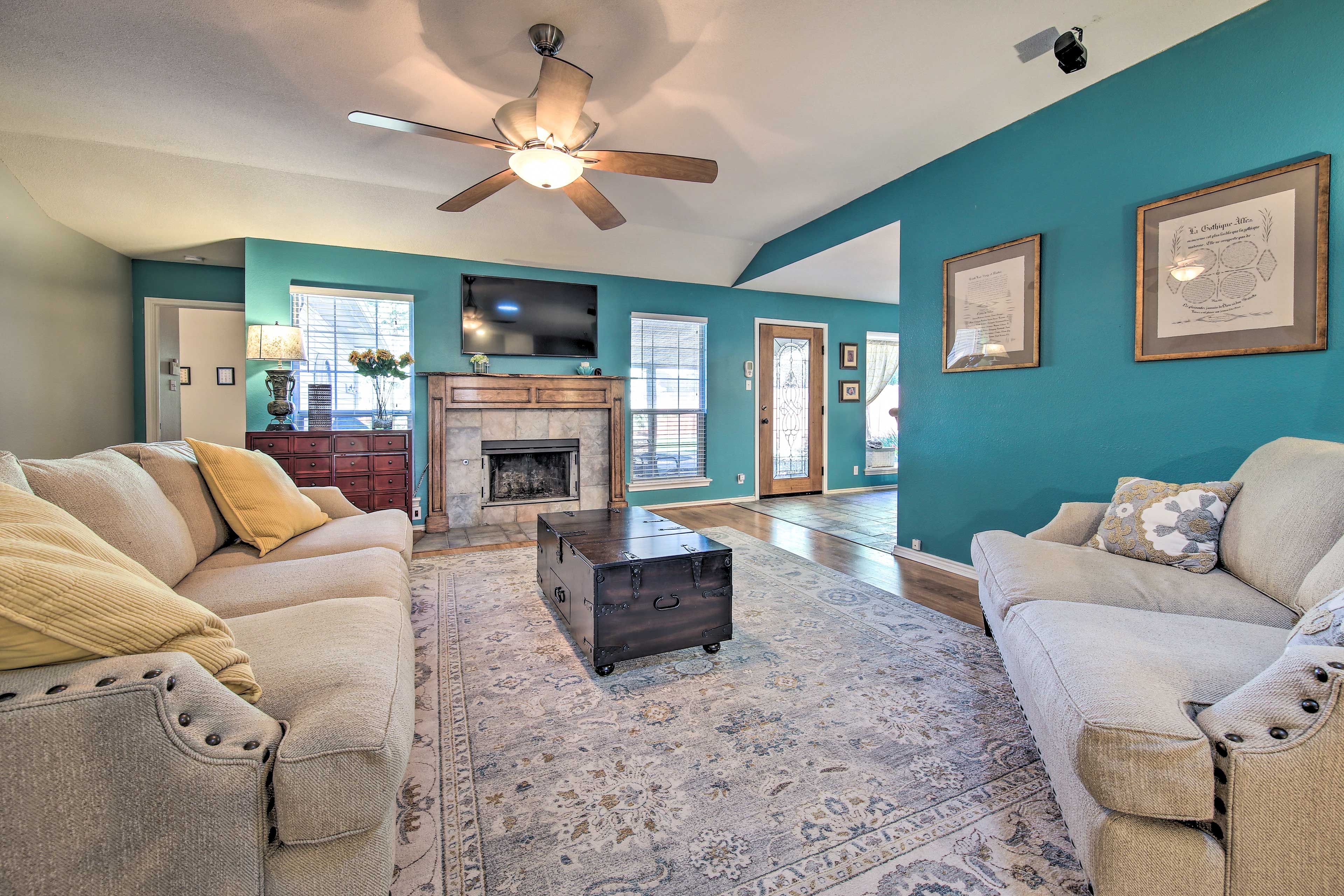 San Antonio Vacation Rental Home | 3BR | 2BA | 2,038 Sq Ft | No Steps Required