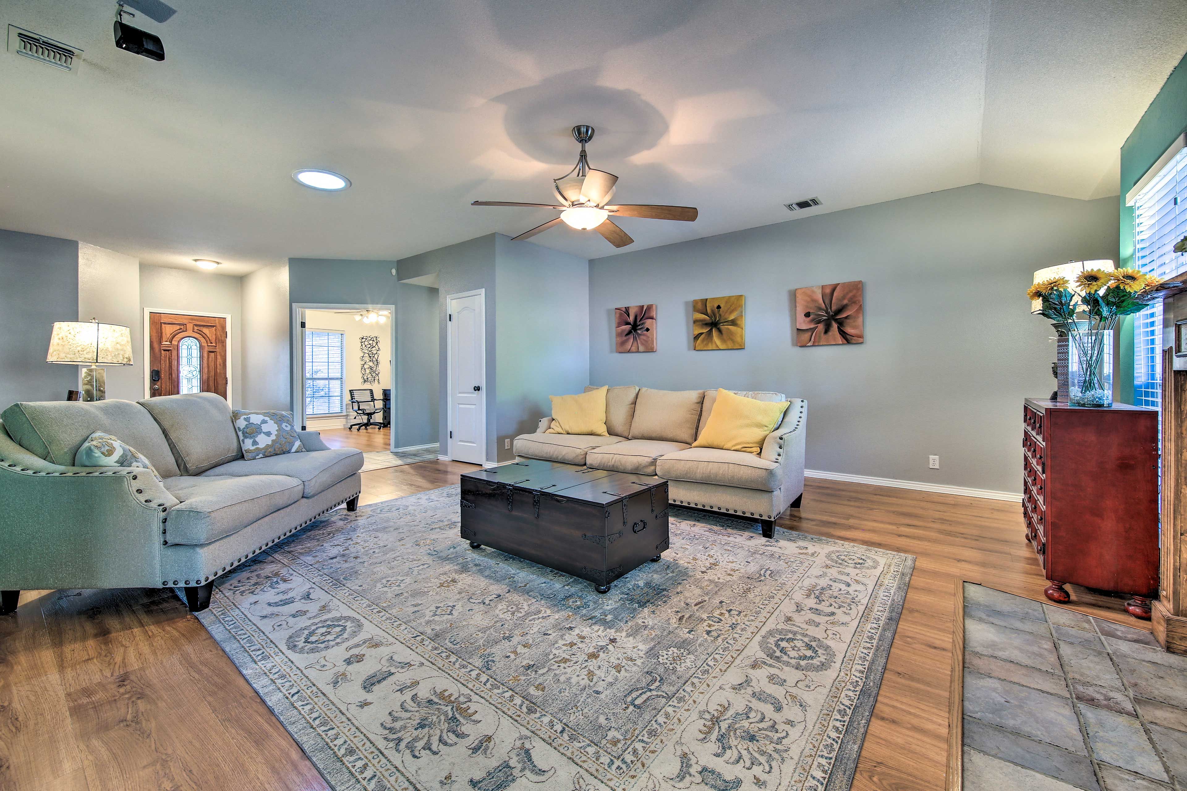 Living Room | Central A/C