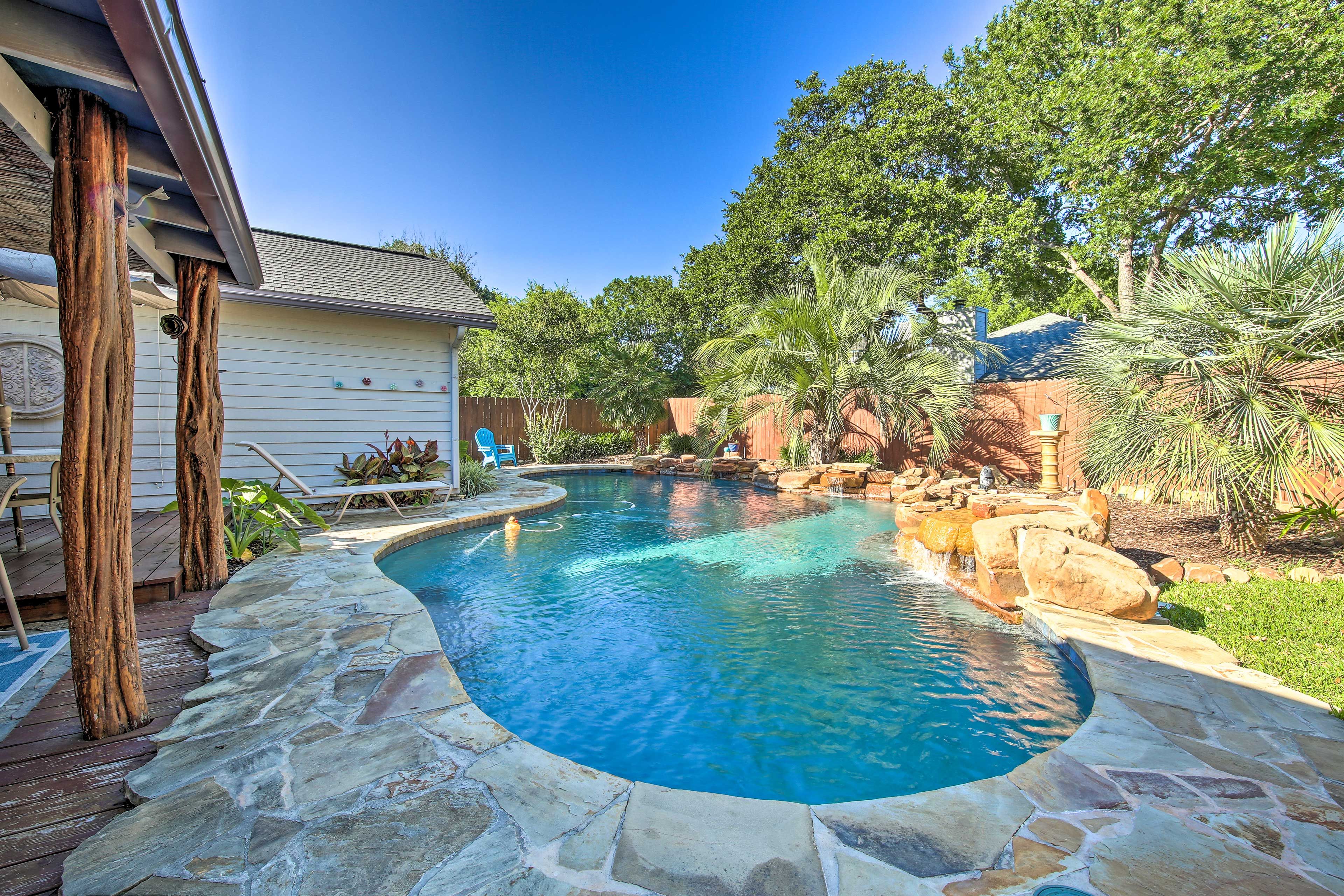 Private Pool | Waterfall