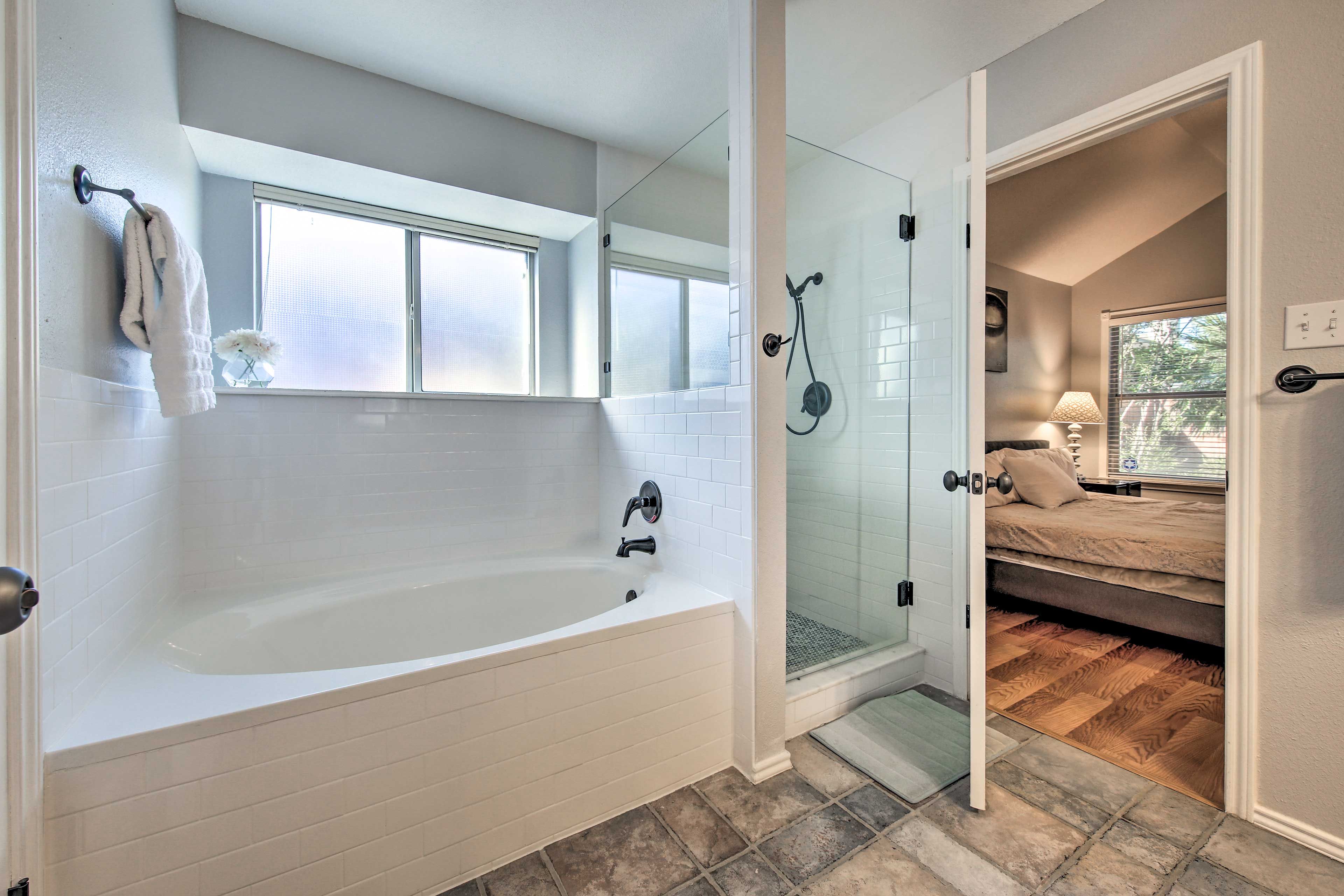 Full Bathroom 1 | En-Suite Bathroom