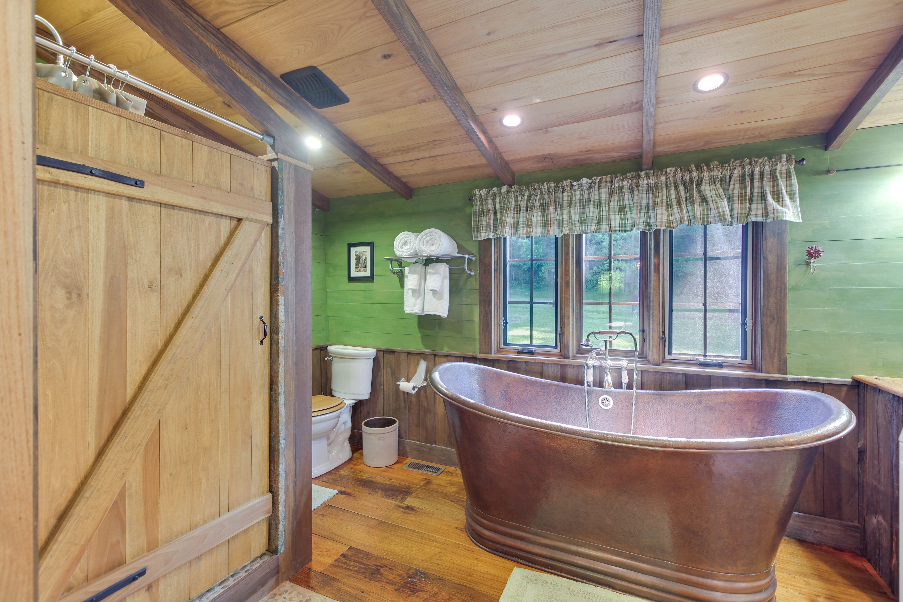 Bathroom | Towels Provided | Washer & Dryer | 1st Floor