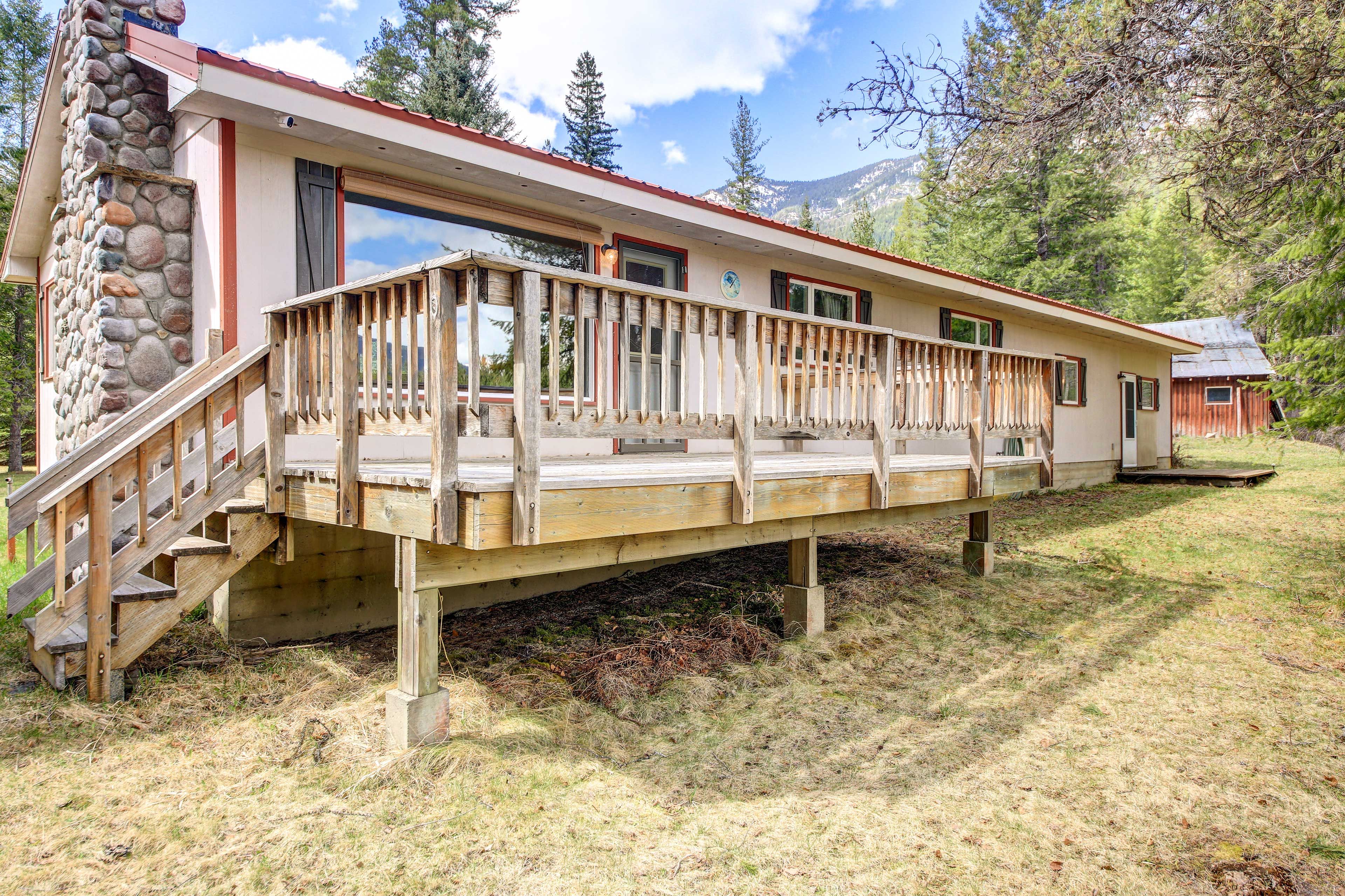 Home Exterior | Driveway Parking (6 Vehicles) | RV/Trailer Parking
