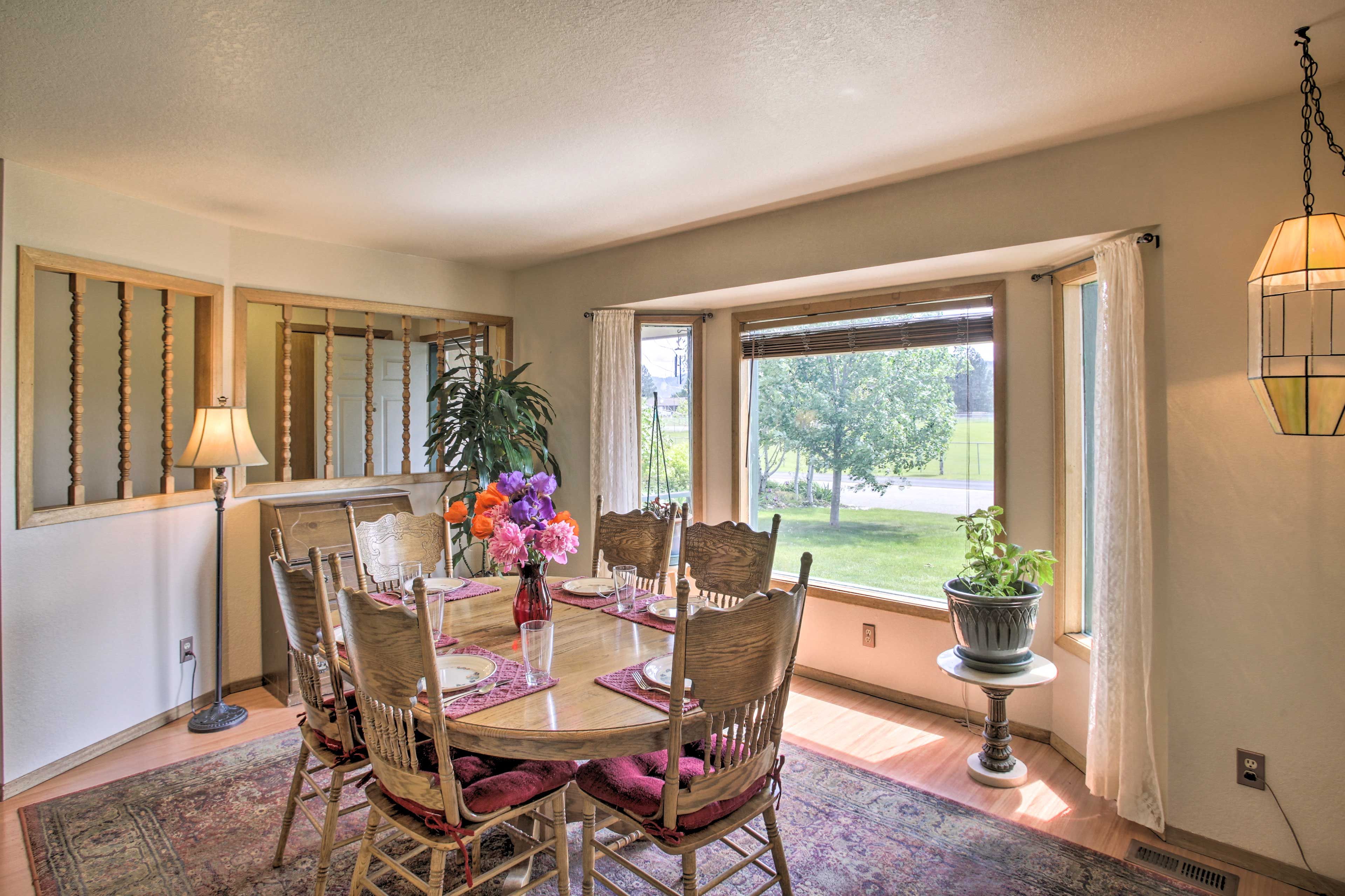 Dining Space | Dishware/Flatware