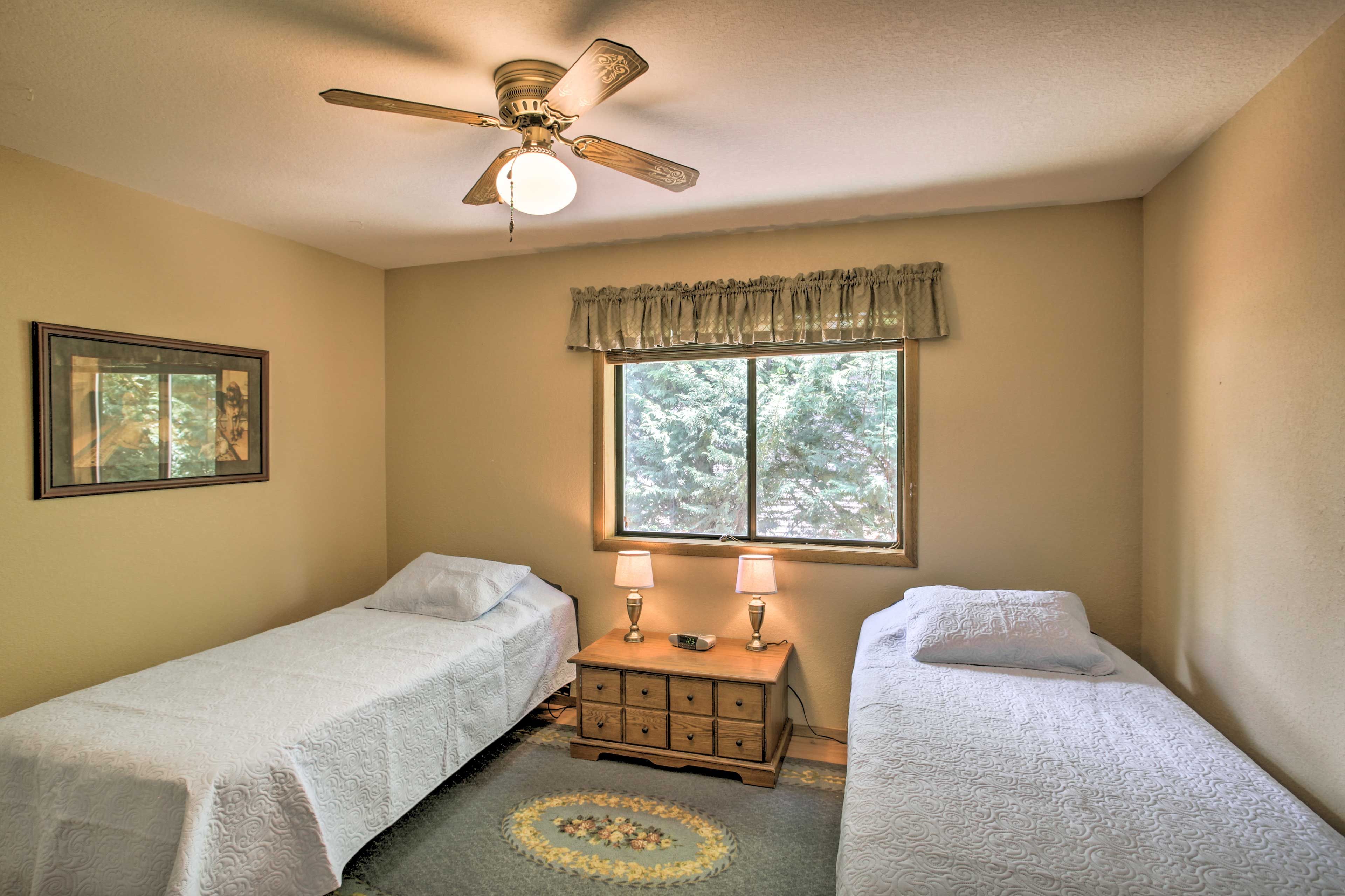 Bedroom 4 | 2 Twin Beds