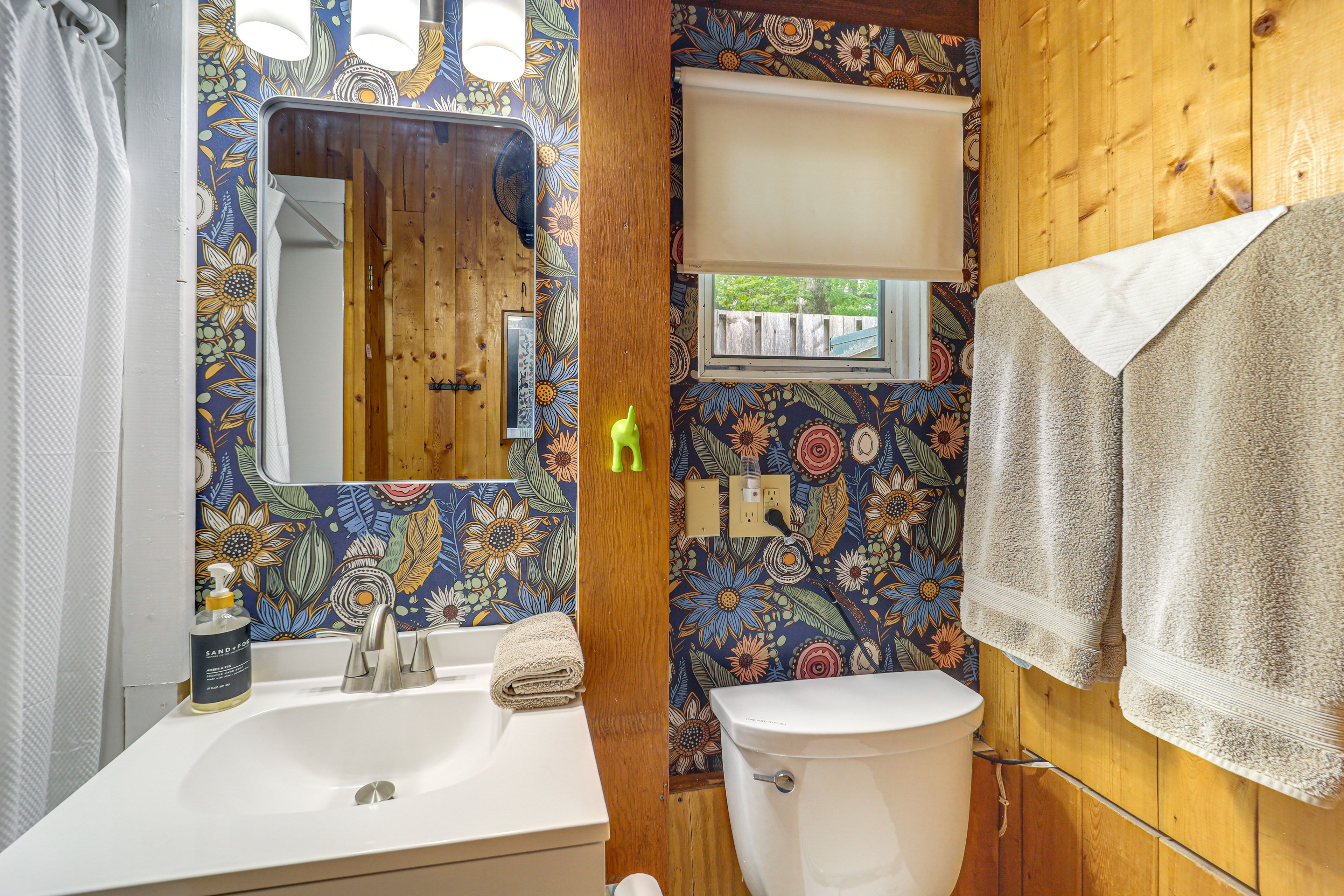 Bathroom | Towels Provided