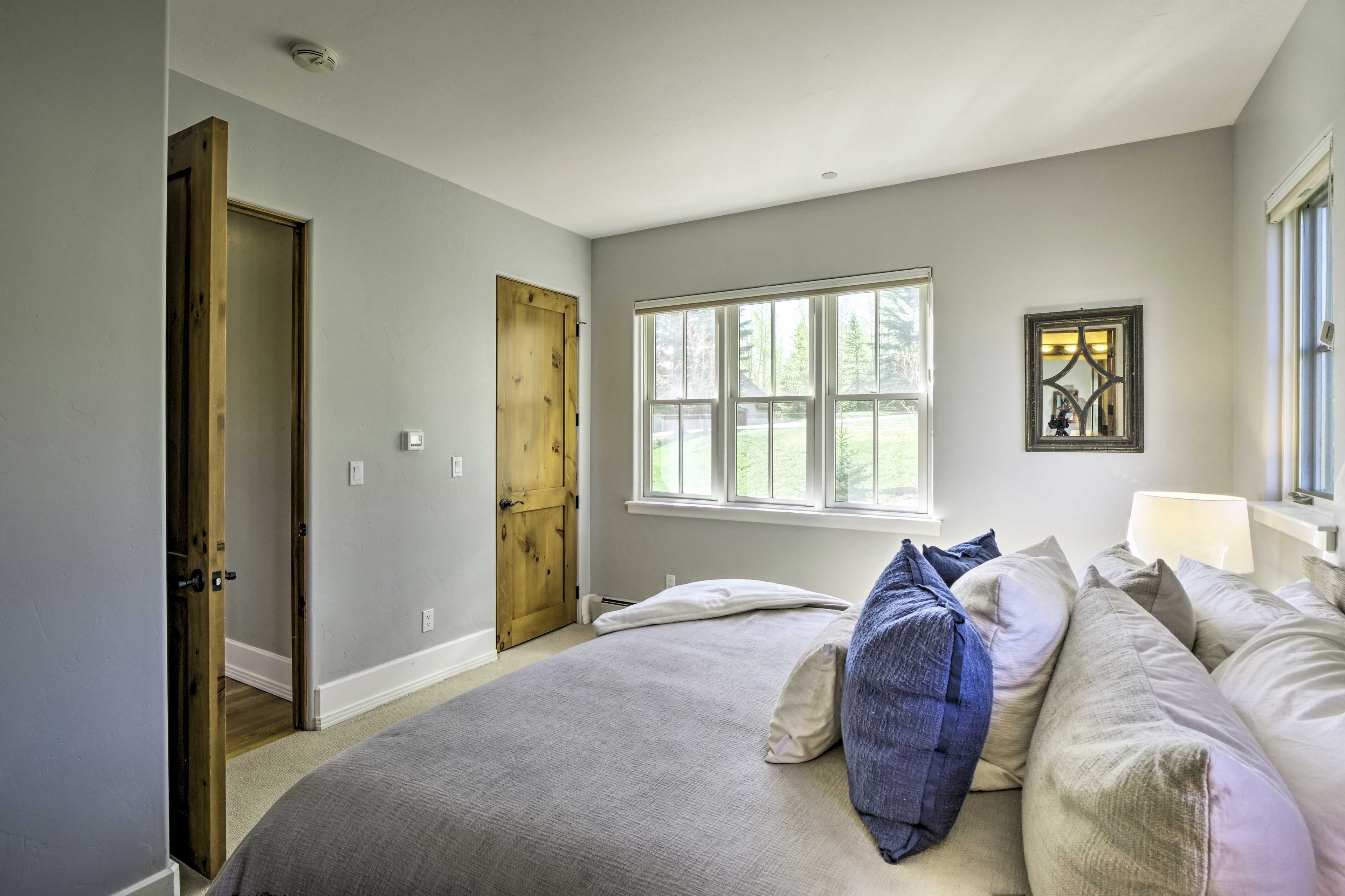 The property features 4 bedrooms.