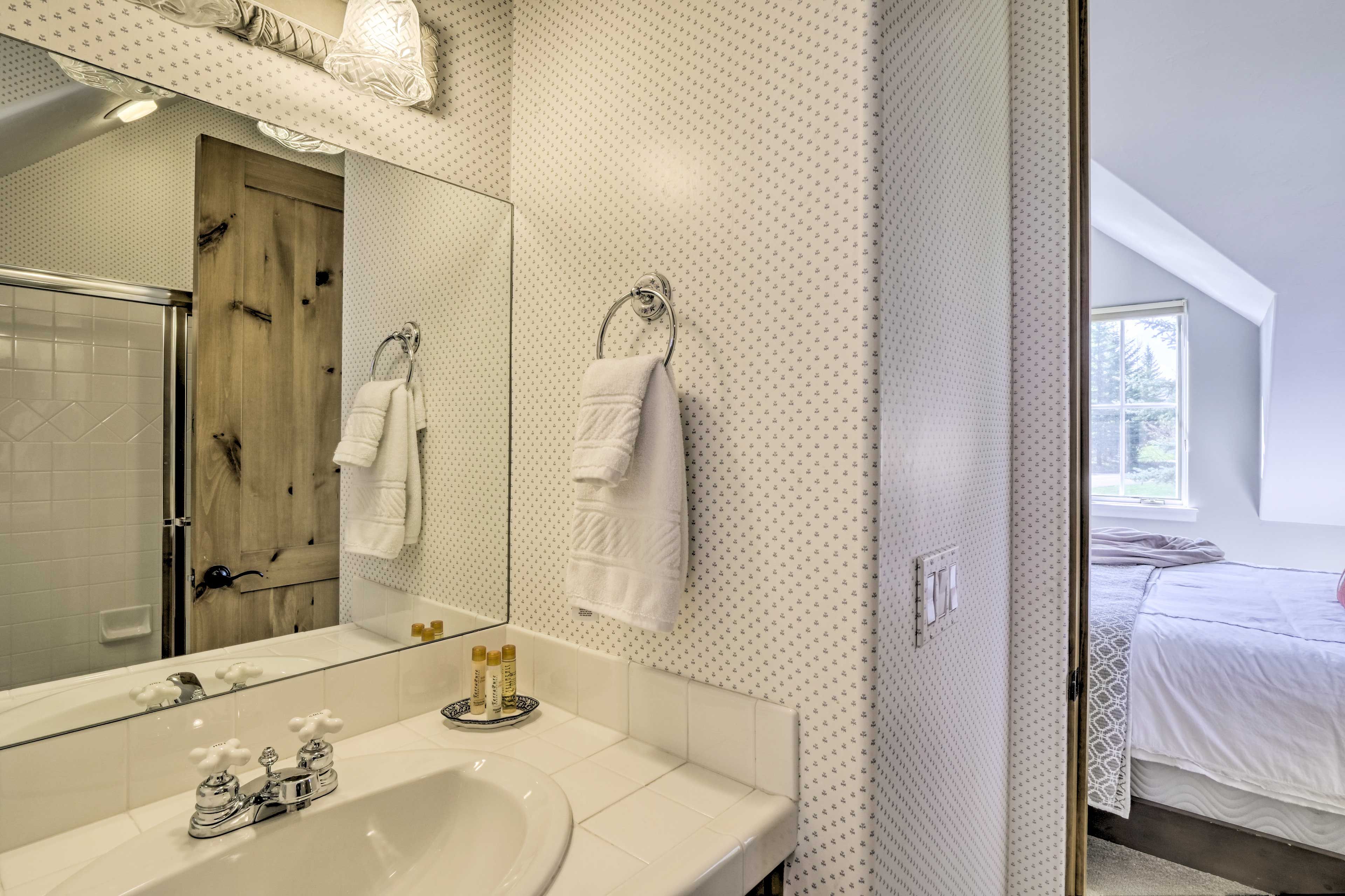 All of the bathrooms are stocked with fresh towels.