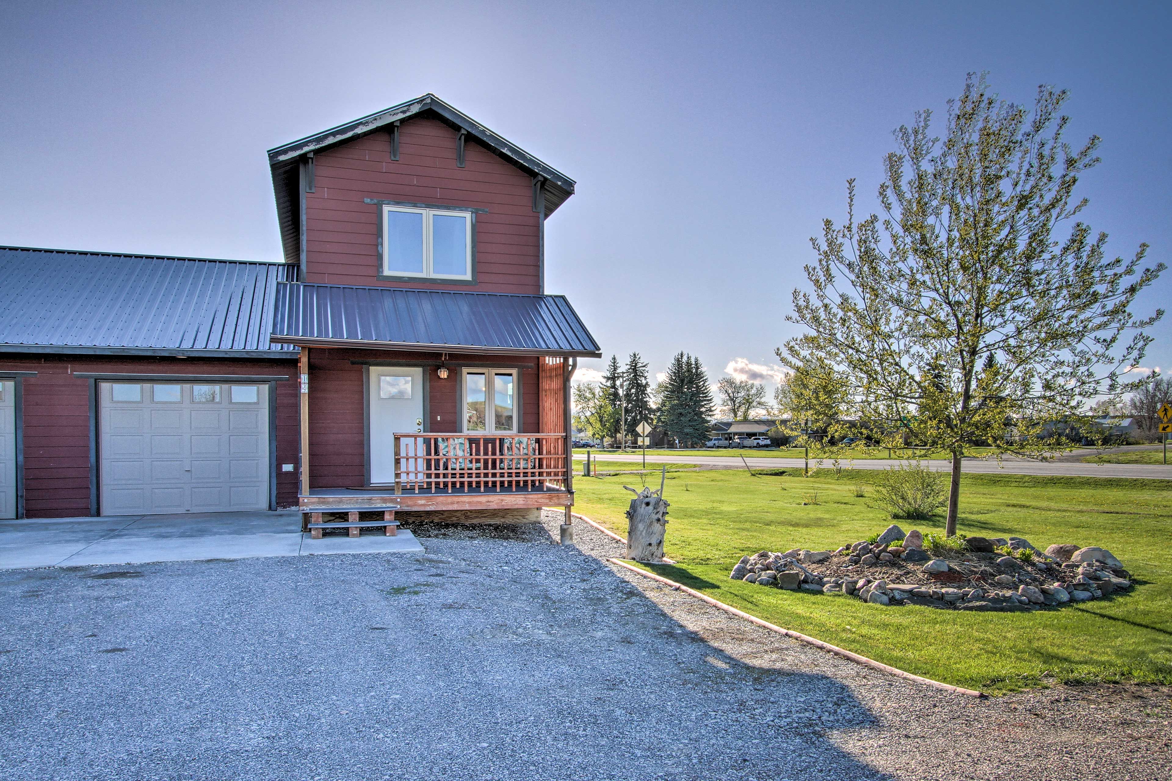 Choteau Vacation Rental | 2BR | 1.5BA | 970 Sq Ft | Stairs Required