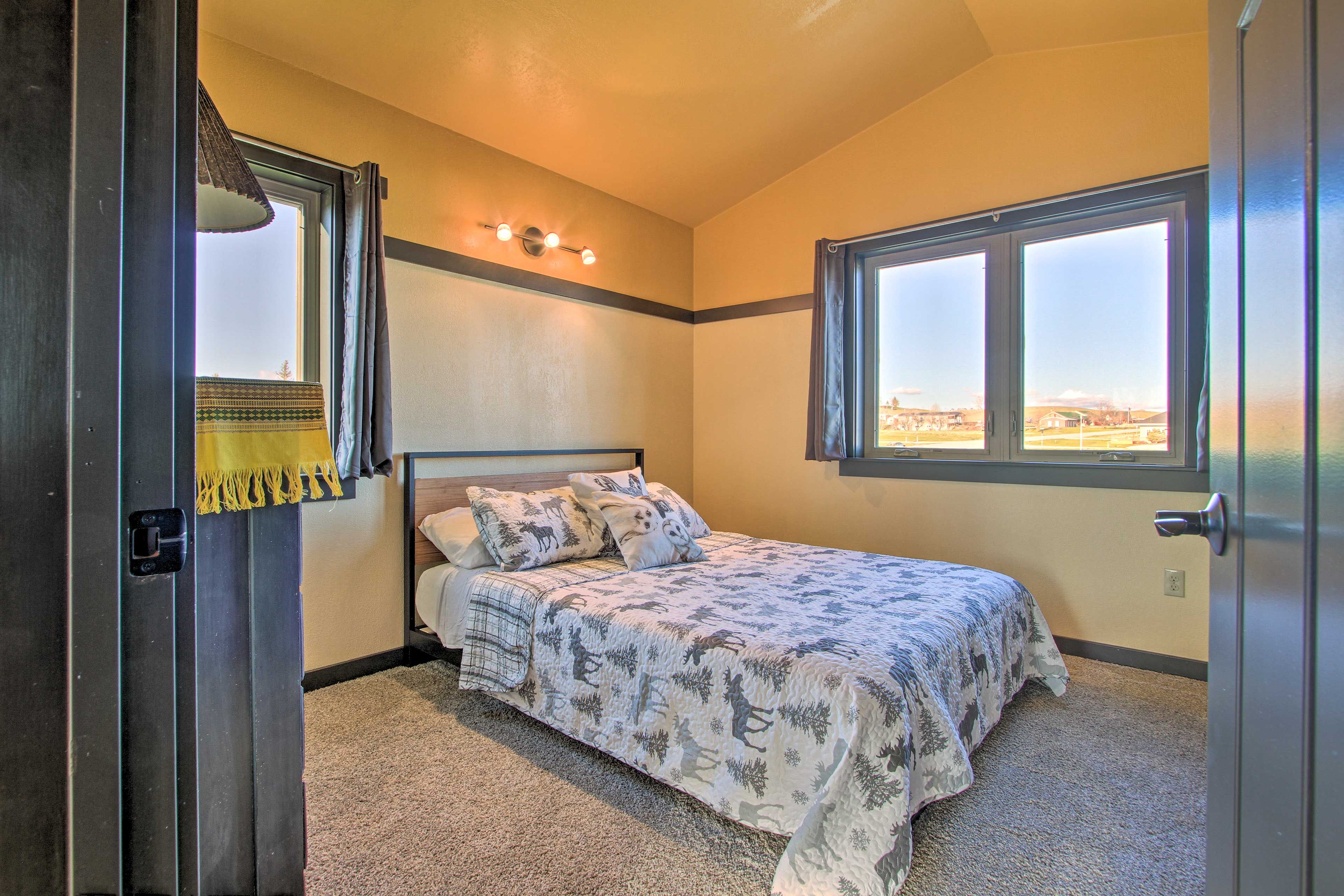 Bedroom 1 | Queen Bed | Linens Provided | 2nd Floor