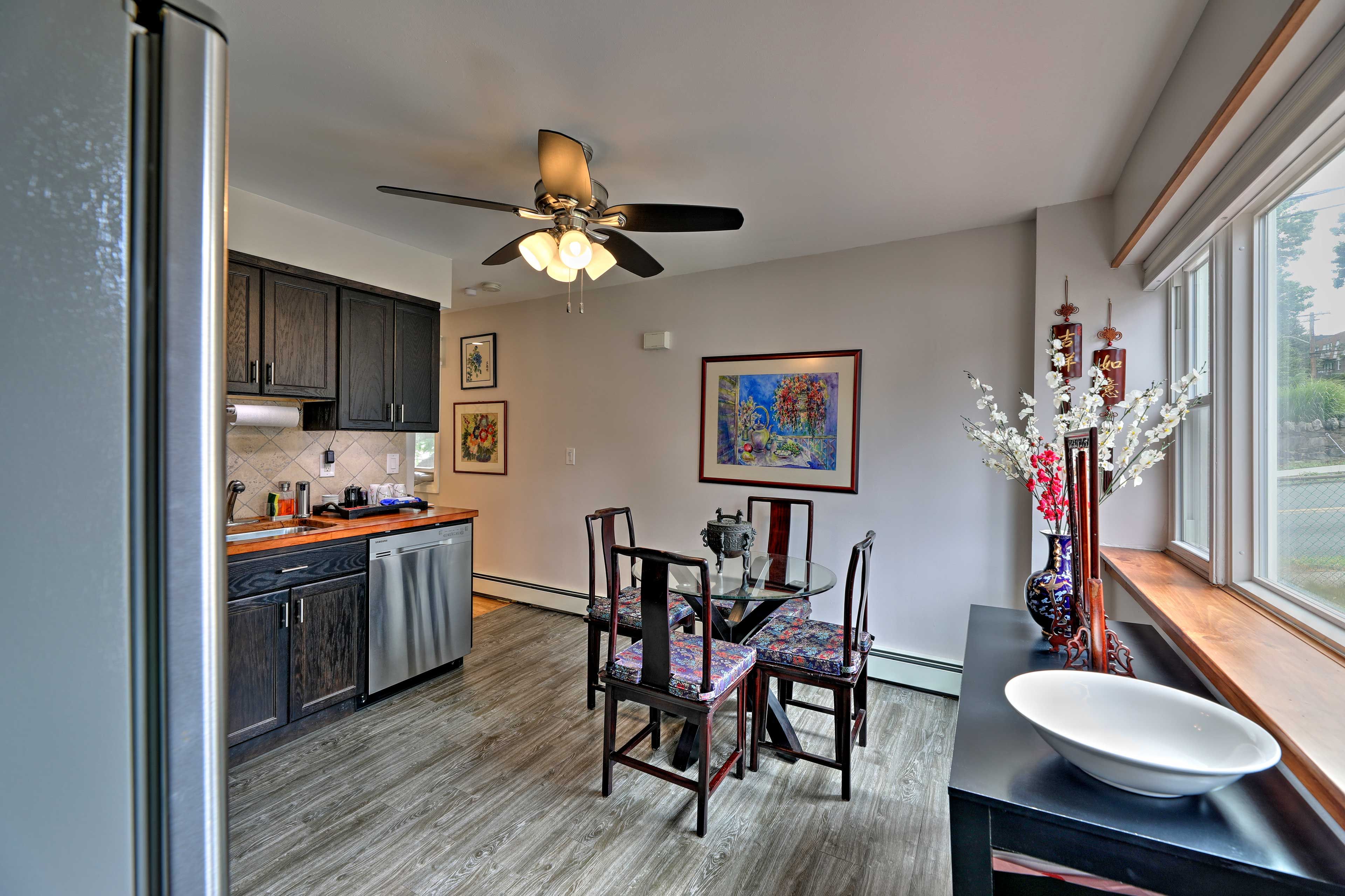 Fully Equipped Kitchen | Keurig Coffee Maker | Dishwasher