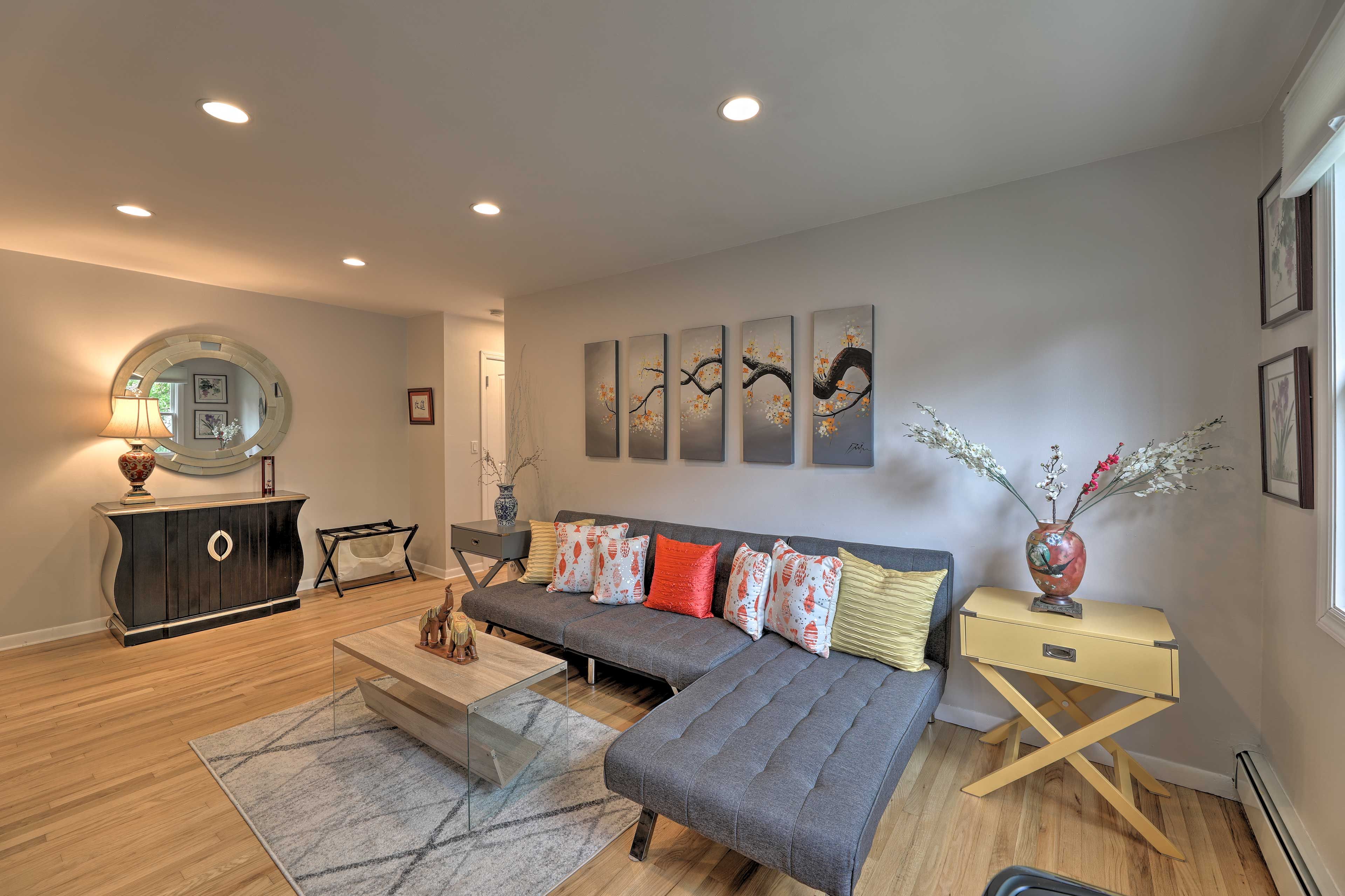 Yonkers Vacation Rental | 1BR | 1BA | 800 Sq Ft | Steps Required to Enter