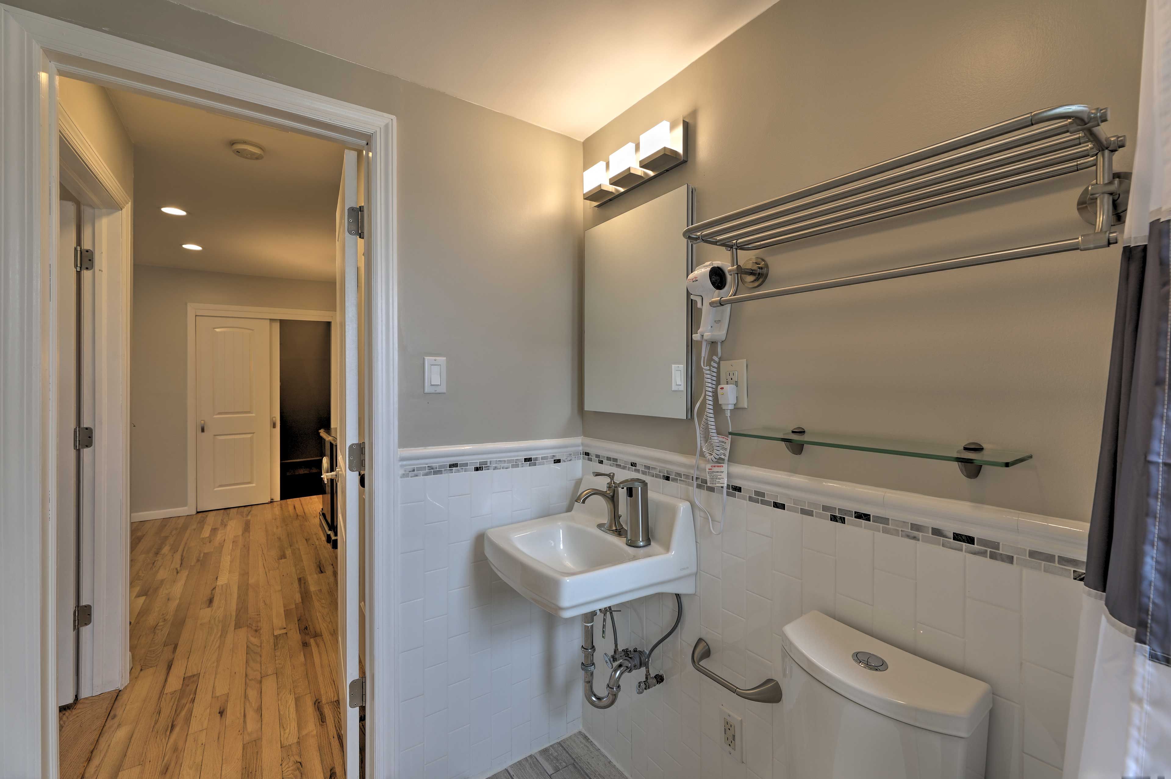 Full Bathroom